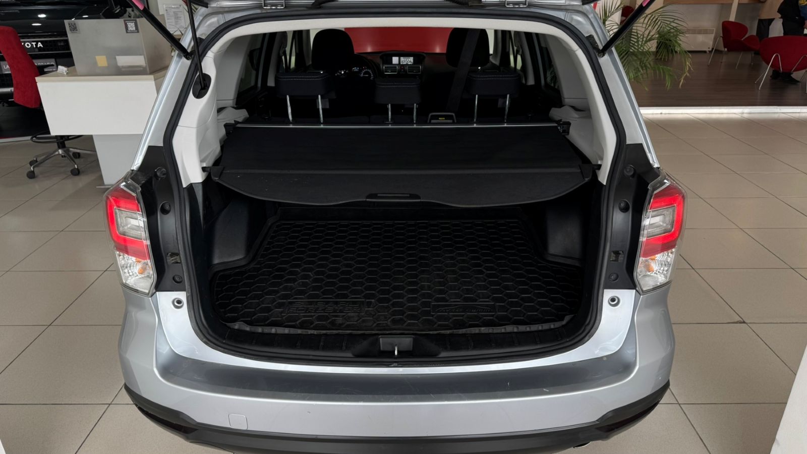 Інші авто SUBARU FORESTER 2016 року, Універсал, Тойота Центр Ужгород "Карат Мотор", м.Ужгород | Фото № 10 Інші авто SUBARU FORESTER 2016 року з пробігом 178500 км, Універсал, Тойота Центр Ужгород "Карат Мотор", м.Ужгород - 602000 ГРН | Фото № 10