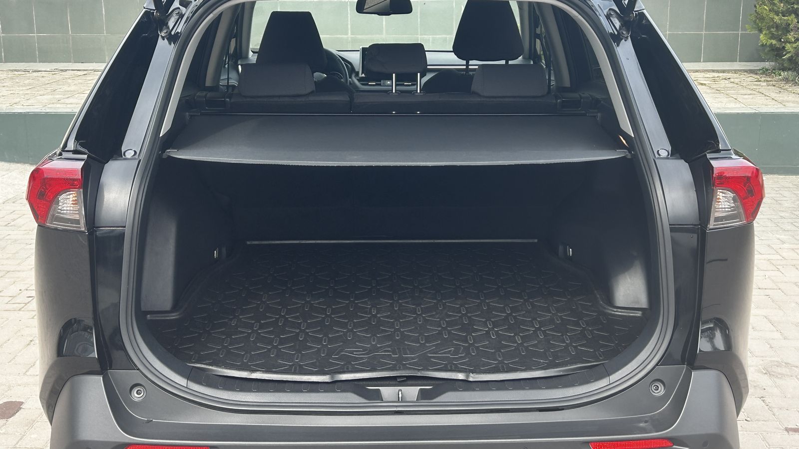 Toyota RAV4 2020 року, Універсал, Тойота Центр Чернівці "Олімп-Моторс", м.Чернівці | Фото № 10 Toyota RAV4 2020 року з пробігом 38154 км, Універсал, Тойота Центр Чернівці "Олімп-Моторс", м.Чернівці - 1210000 ГРН | Фото № 10