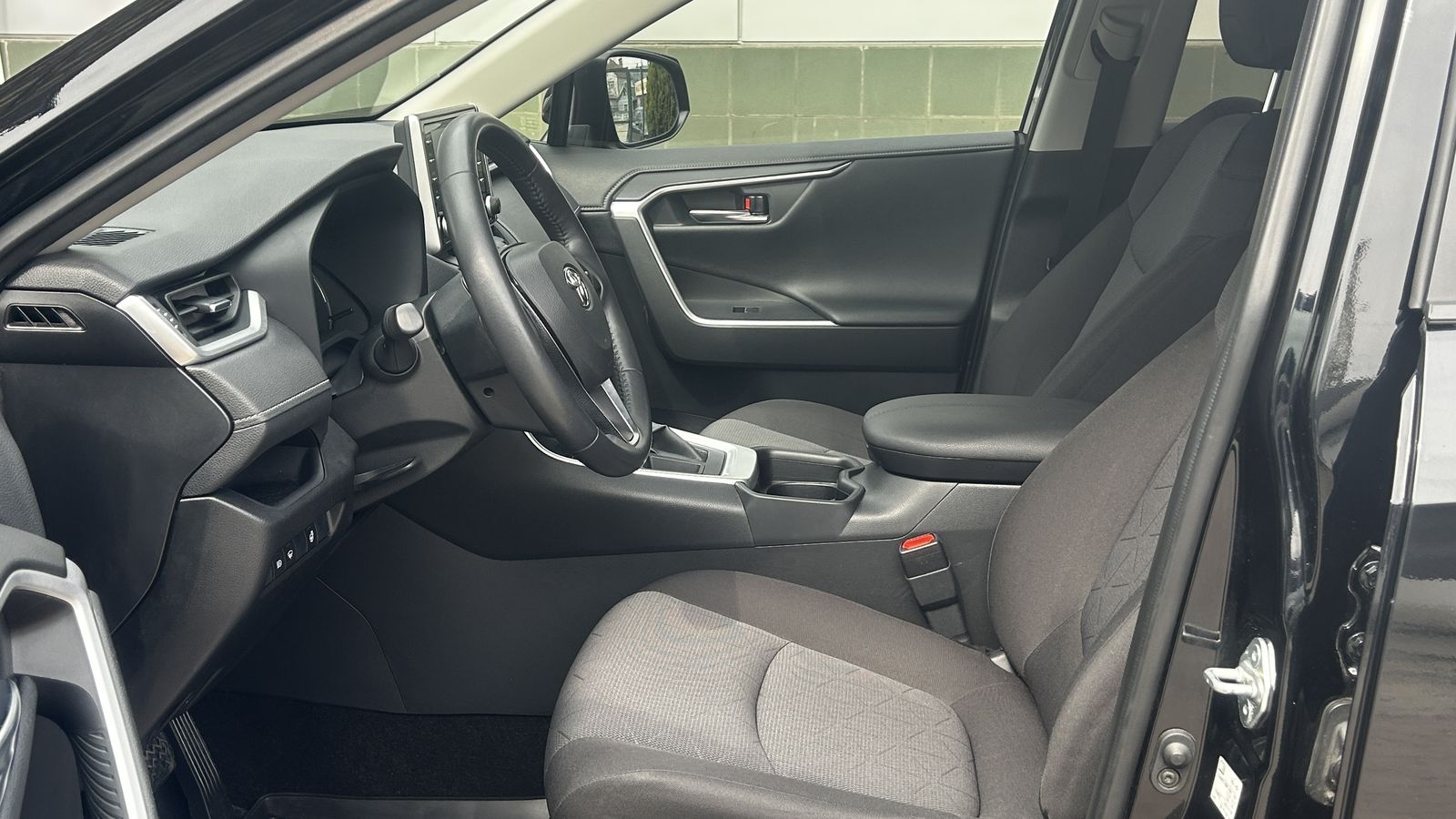 Toyota RAV4 2020 року, Універсал, Тойота Центр Чернівці "Олімп-Моторс", м.Чернівці | Фото № 12 Toyota RAV4 2020 року з пробігом 38154 км, Універсал, Тойота Центр Чернівці "Олімп-Моторс", м.Чернівці - 1210000 ГРН | Фото № 12