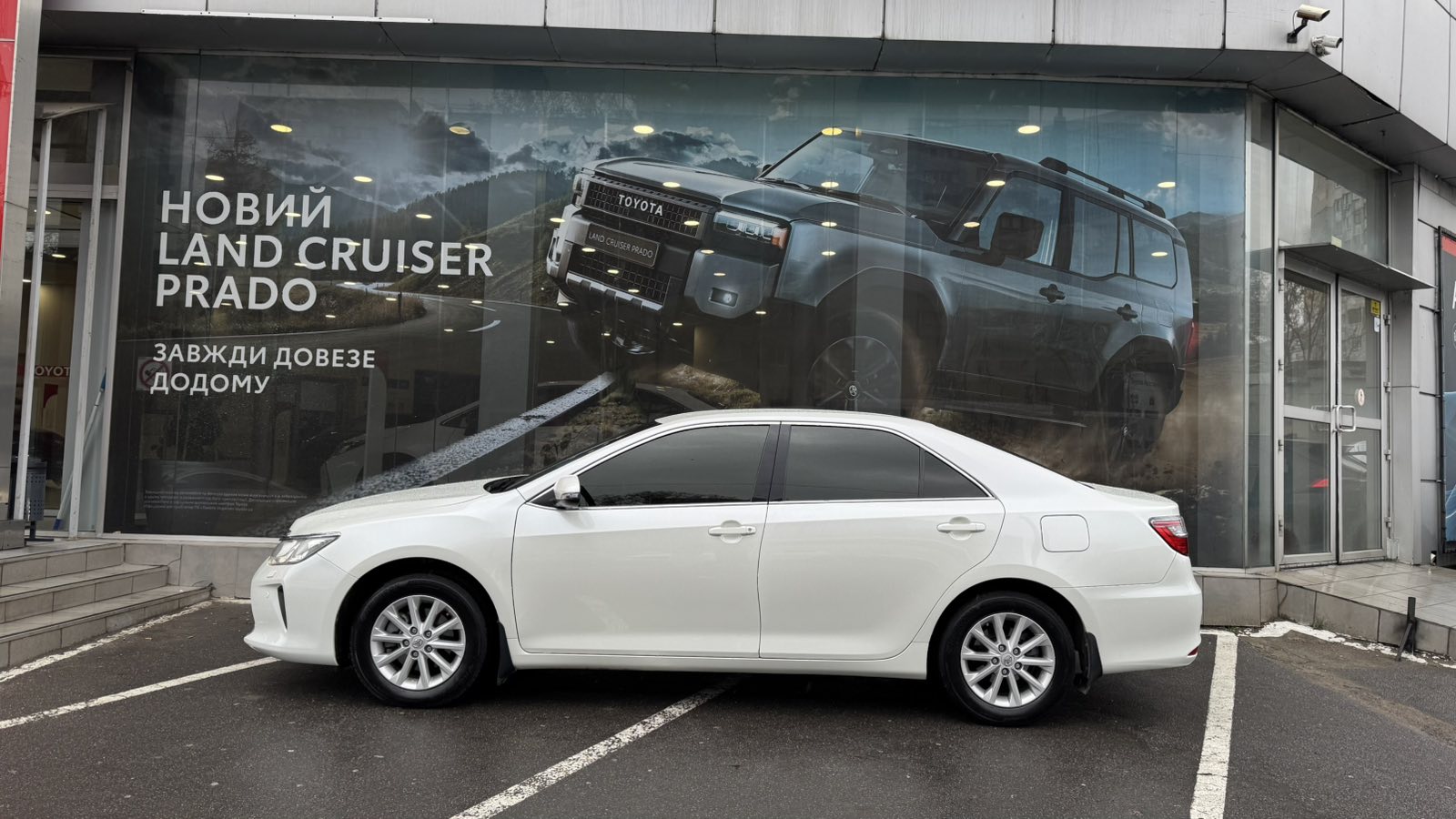 Toyota CAMRY 2016 року з пробігом 180128 км, Седан, Тойота Центр Одеса "ВіДі Пальміра", м.Одеса - 743000 ГРН | Фото № 3