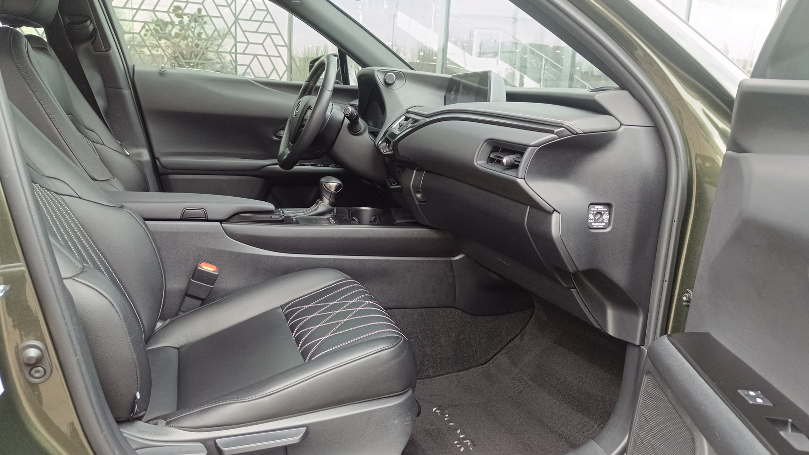 Lexus UX 2019 року з пробігом 65000 км, Хетчбек, Лексус Київ Захід, м.Київ - 1371000 ГРН | Фото № 6