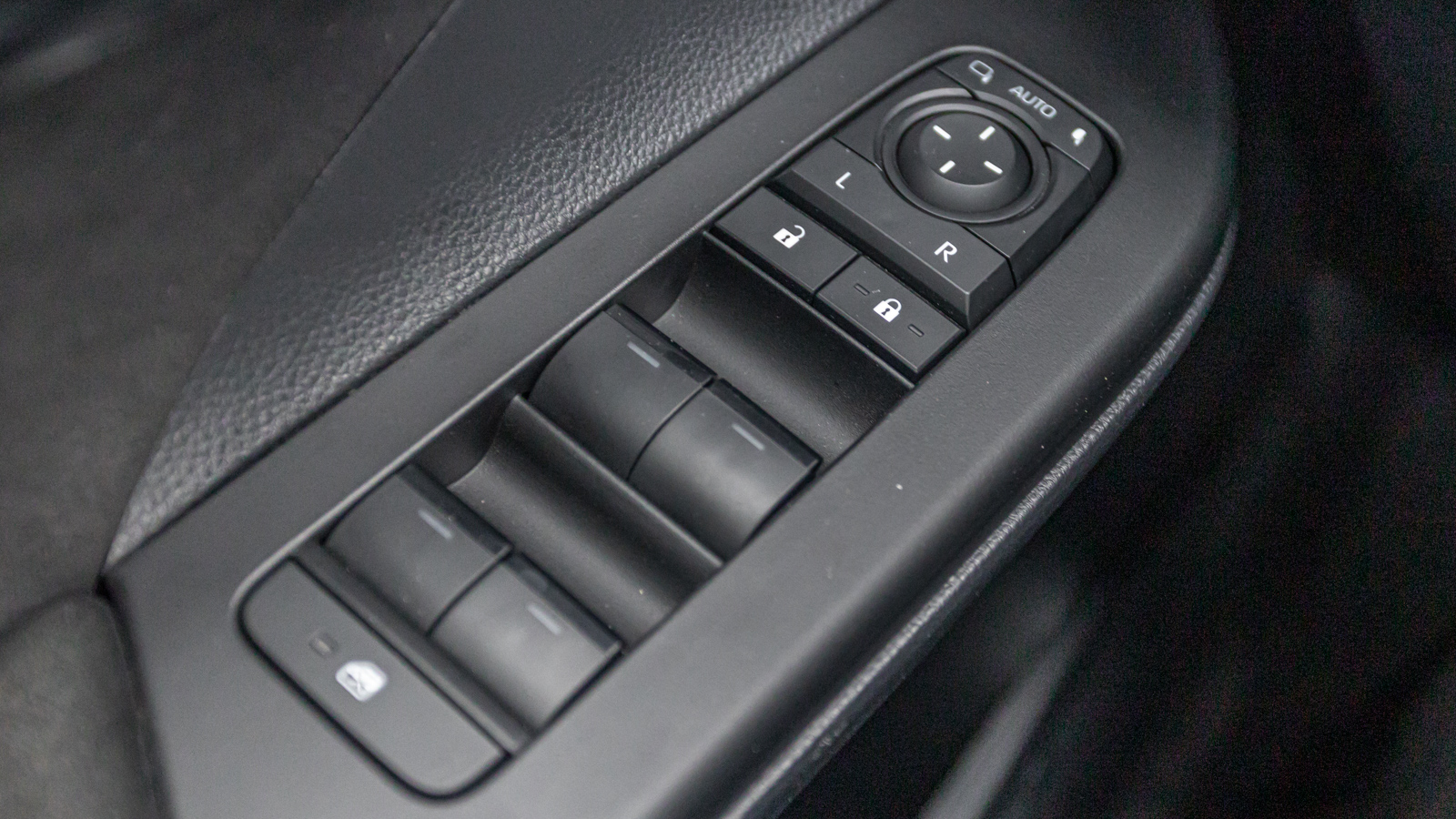 Toyota C-HR 2023 року з пробігом 1172 км, Хетчбек, Тойота Центр Дніпро "Алмаз Мотор" на Запорізькому шосе, м.Дніпро - 1700000 ГРН | Фото № 24