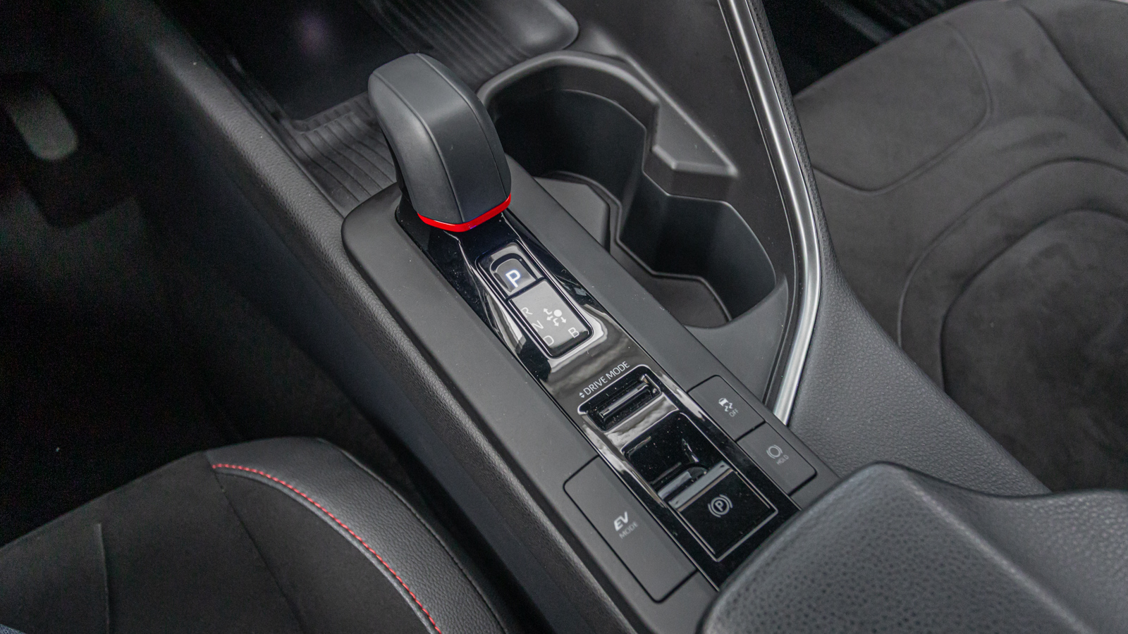 Toyota C-HR 2023 року з пробігом 1172 км, Хетчбек, Тойота Центр Дніпро "Алмаз Мотор" на Запорізькому шосе, м.Дніпро - 1700000 ГРН | Фото № 32