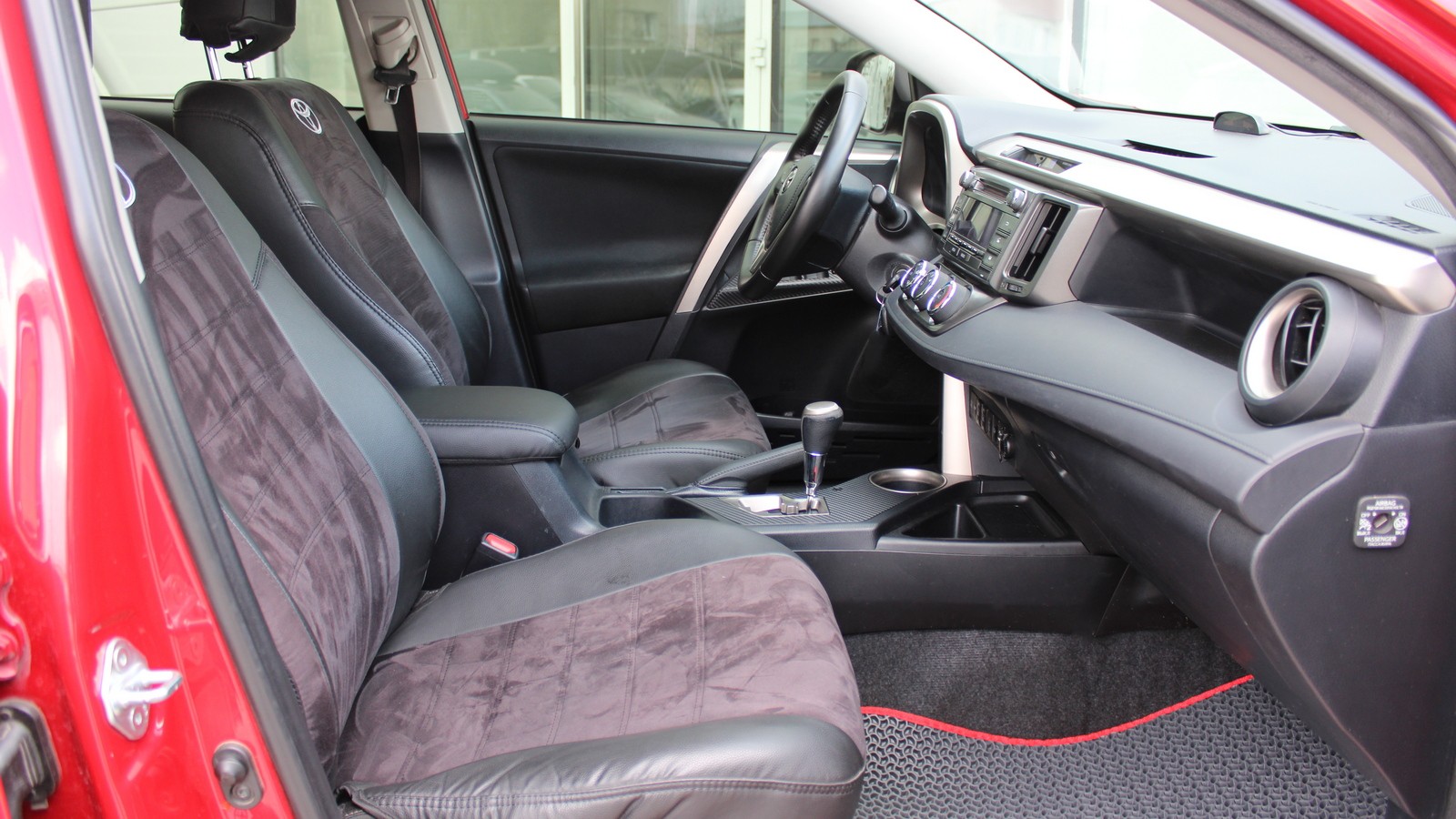 Toyota RAV4 2014 року з пробігом 163083 км, Універсал, Тойота Центр Черкаси "Мотор Сіті", м.Черкаси - 730000 ГРН | Фото № 6