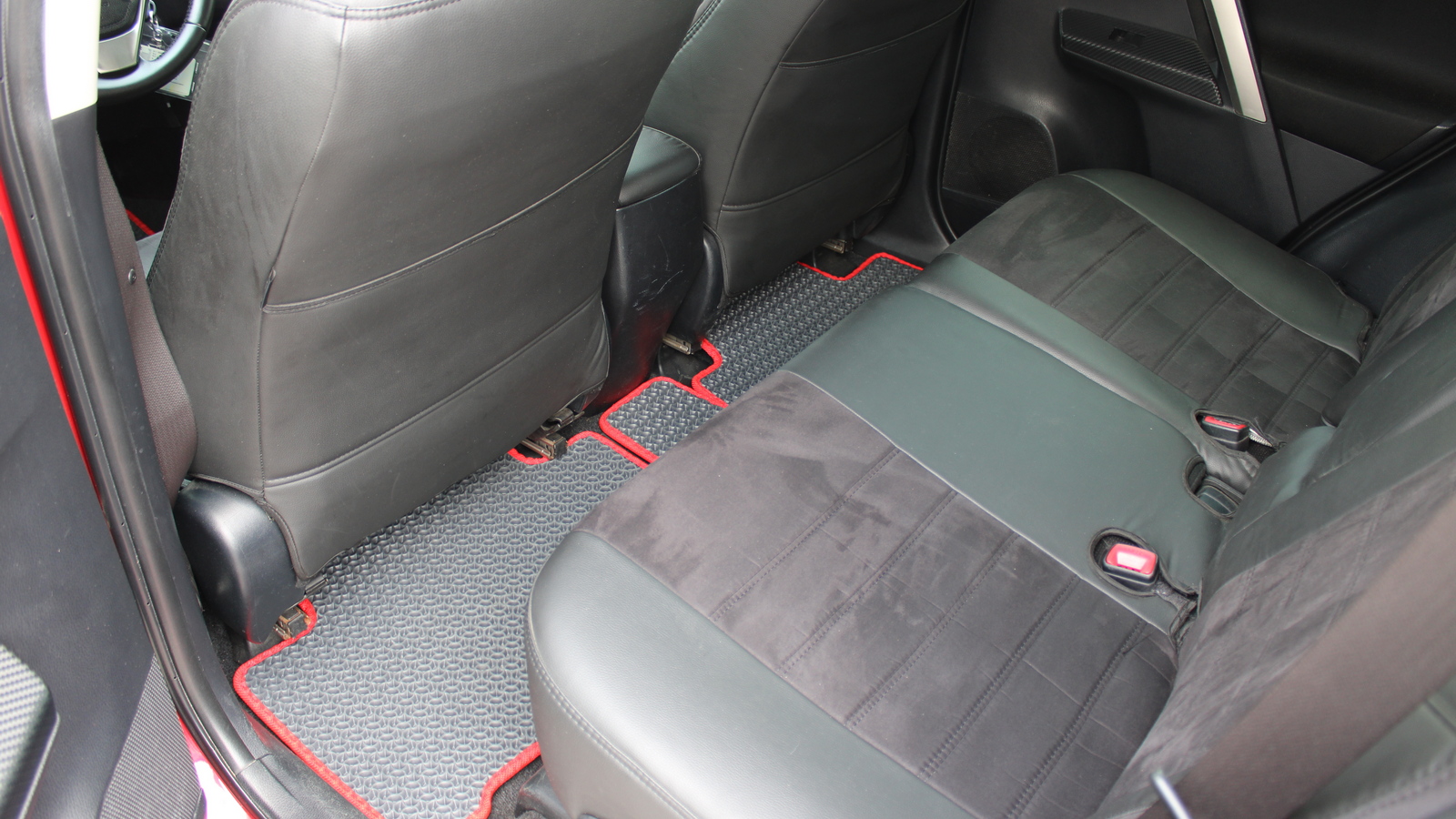 Toyota RAV4 2014 року з пробігом 163083 км, Універсал, Тойота Центр Черкаси "Мотор Сіті", м.Черкаси - 730000 ГРН | Фото № 11