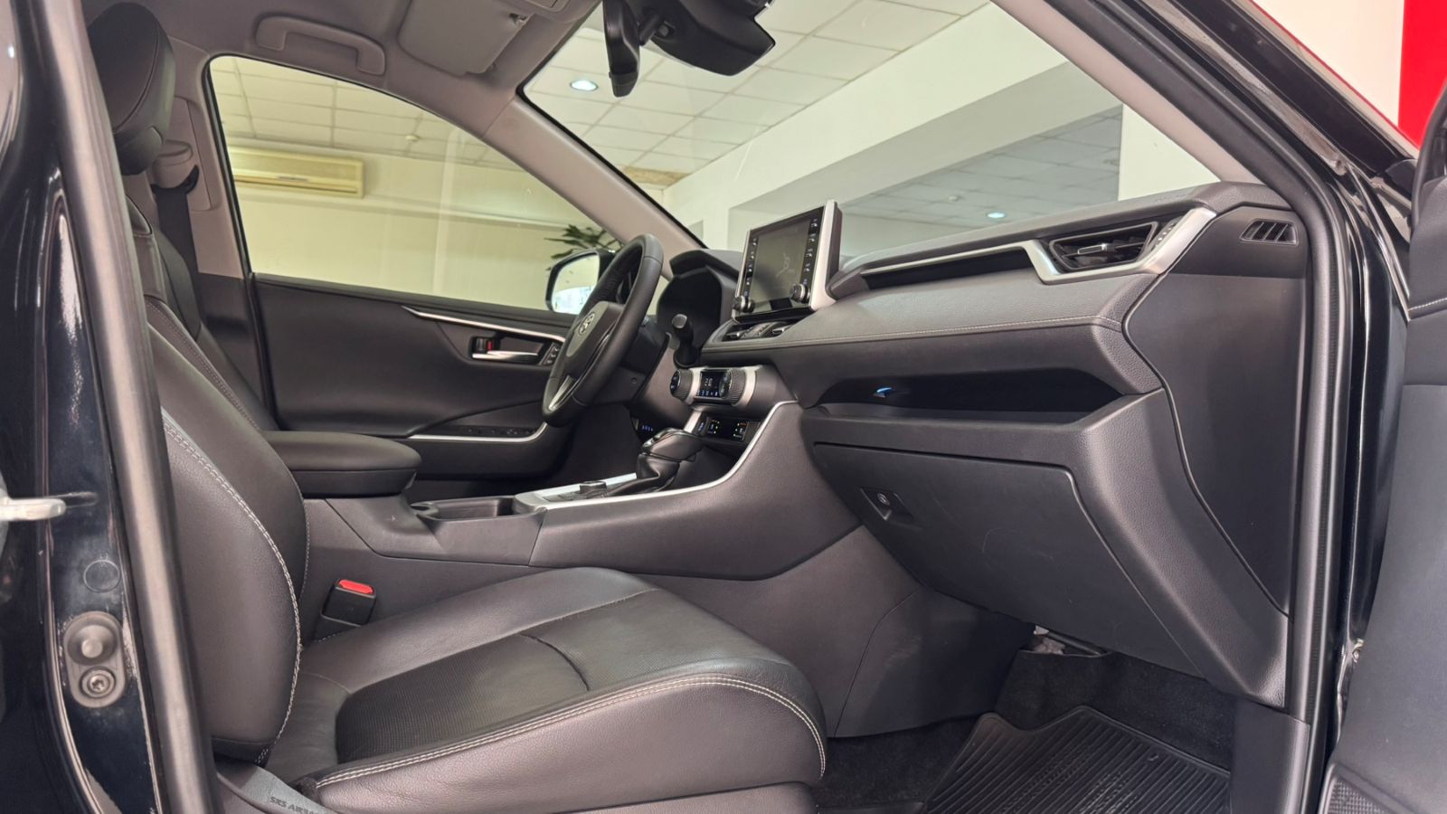 Toyota RAV4 2019 року з пробігом 117540 км, Універсал, Тойота Центр Ужгород "Карат Мотор", м.Ужгород - 1265000 ГРН | Фото № 6