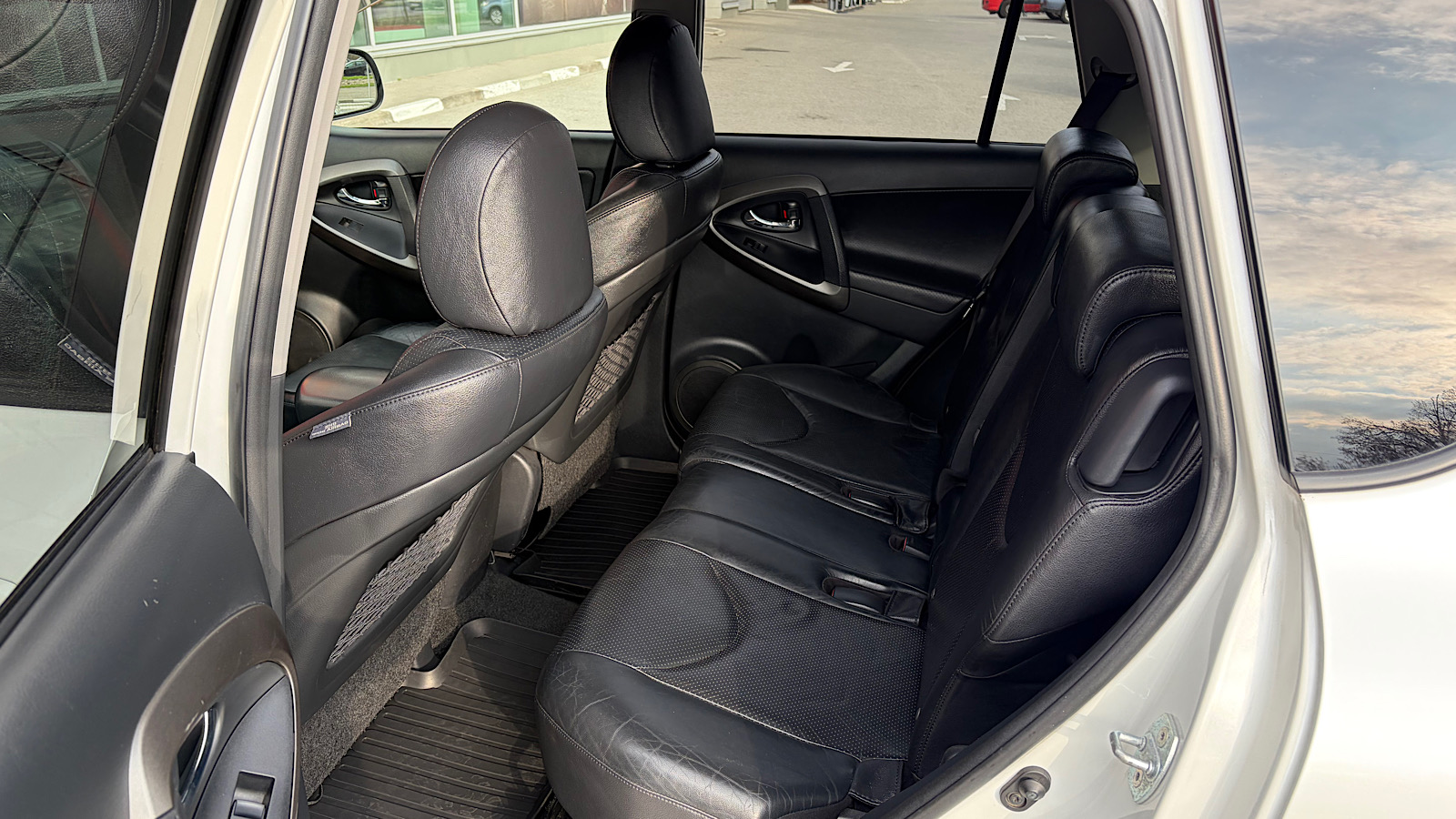 Toyota RAV4 2011 року з пробігом 143125 км, Універсал, Тойота Центр Запоріжжя "Восток Автомир", м.Запоріжжя - 602000 ГРН | Фото № 11