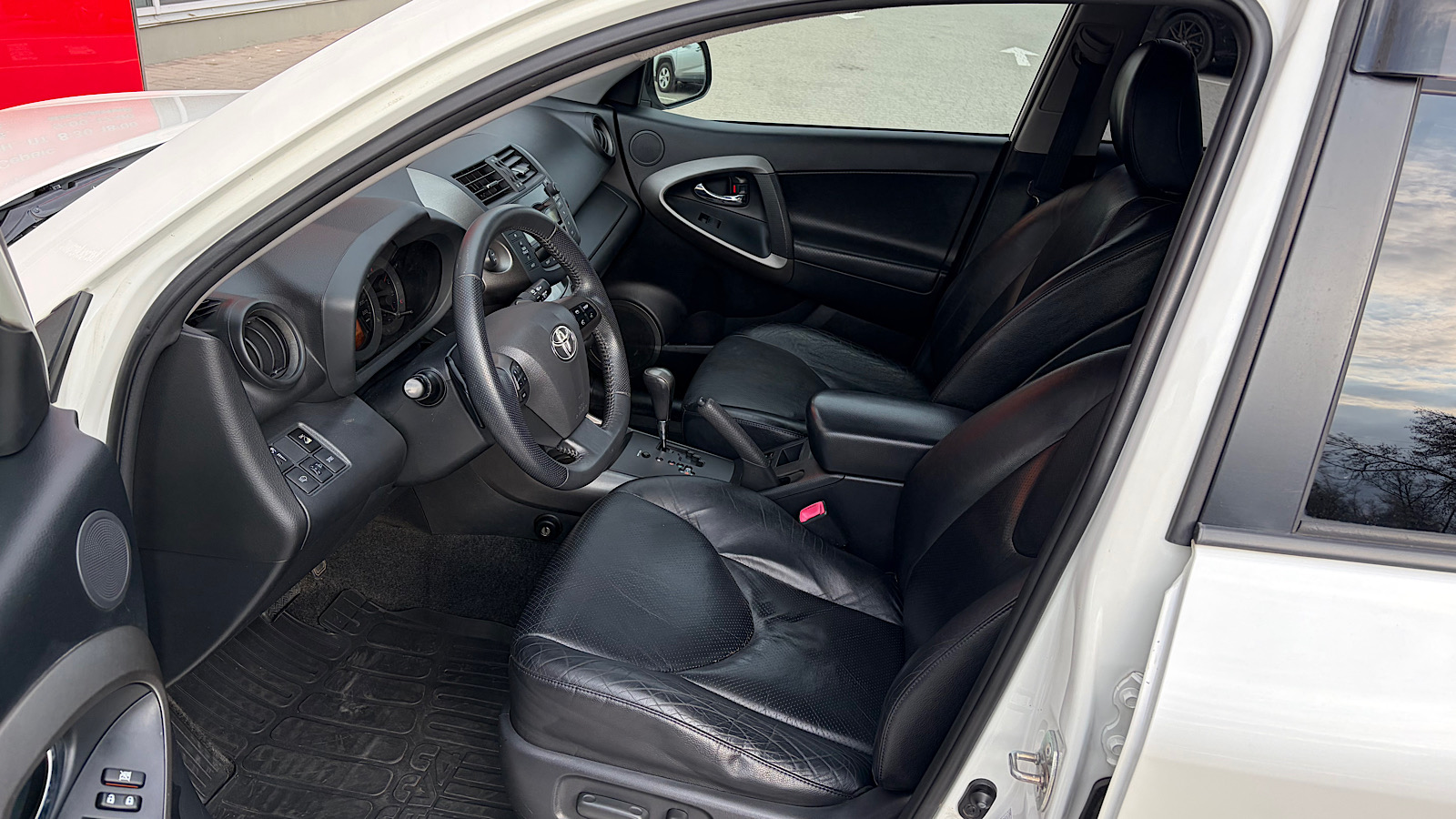 Toyota RAV4 2011 року з пробігом 143125 км, Універсал, Тойота Центр Запоріжжя "Восток Автомир", м.Запоріжжя - 602000 ГРН | Фото № 12