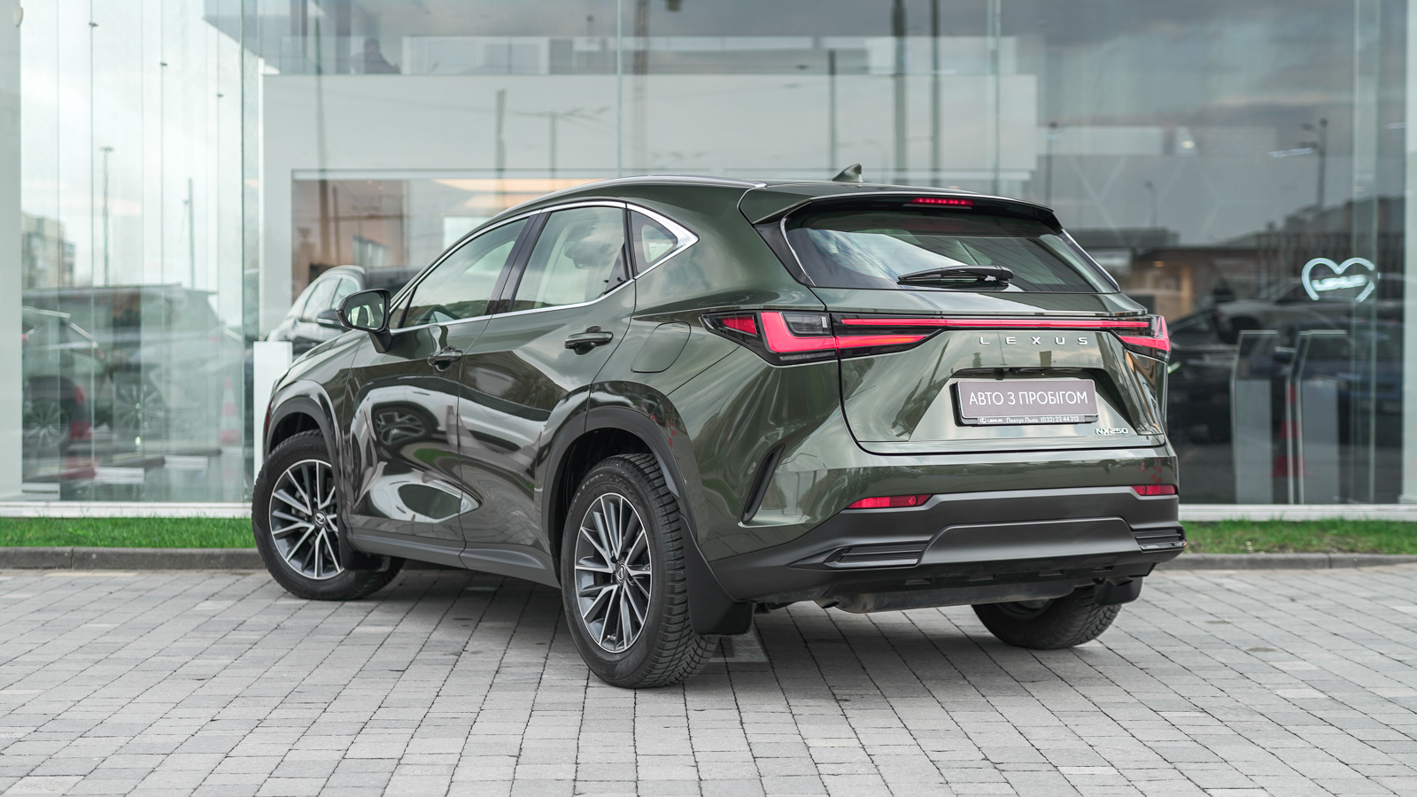 Lexus NX 2022 року з пробігом 36594 км, Універсал, Лексус Львів, м.Львів - 2091500 ГРН | Фото № 2