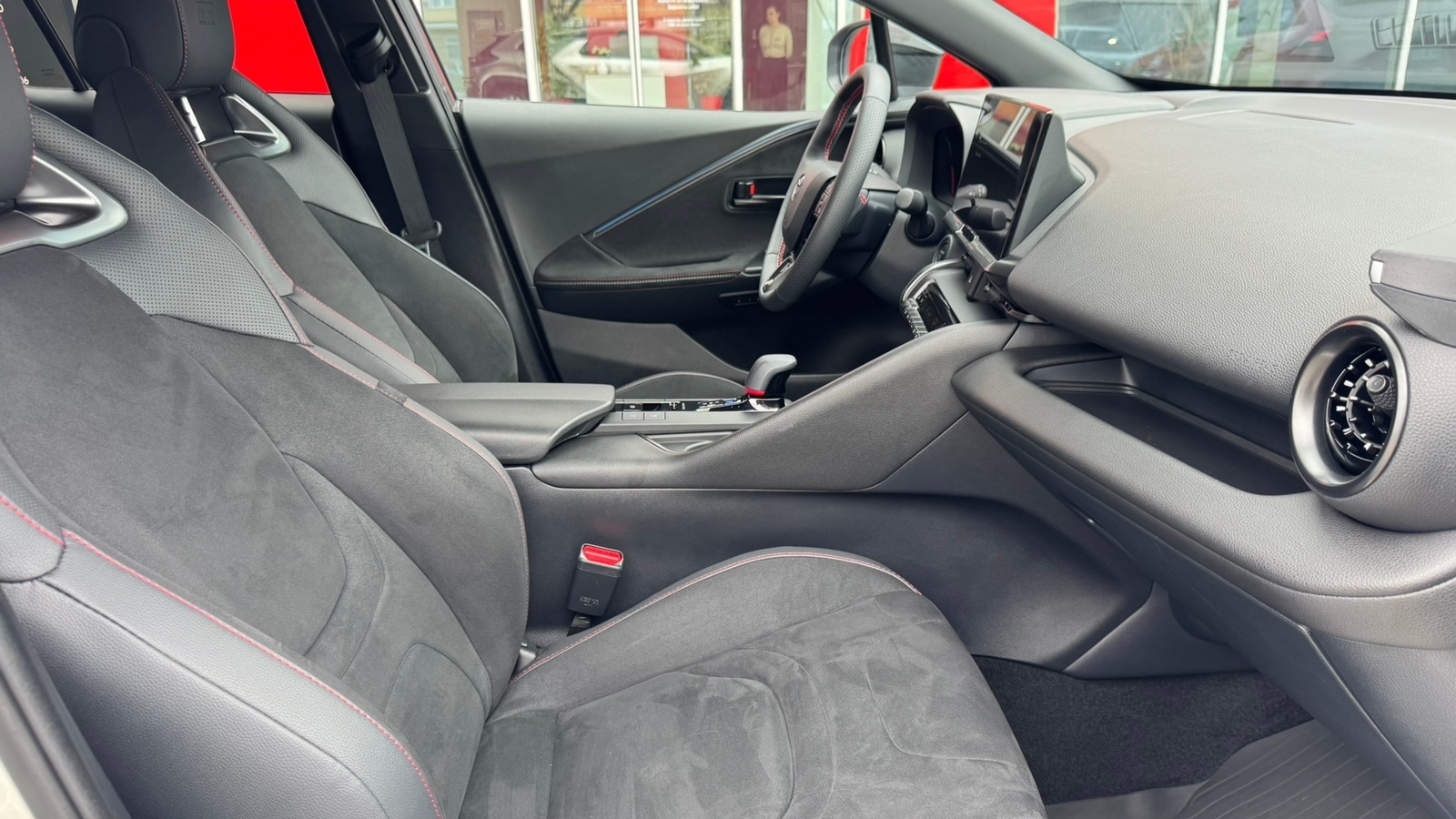 Toyota C-HR 2023 року з пробігом 24493 км, Універсал, Тойота Центр Івано-Франківськ "Класик-Авто", м.Івано-Франківськ - 1741340 ГРН | Фото № 6