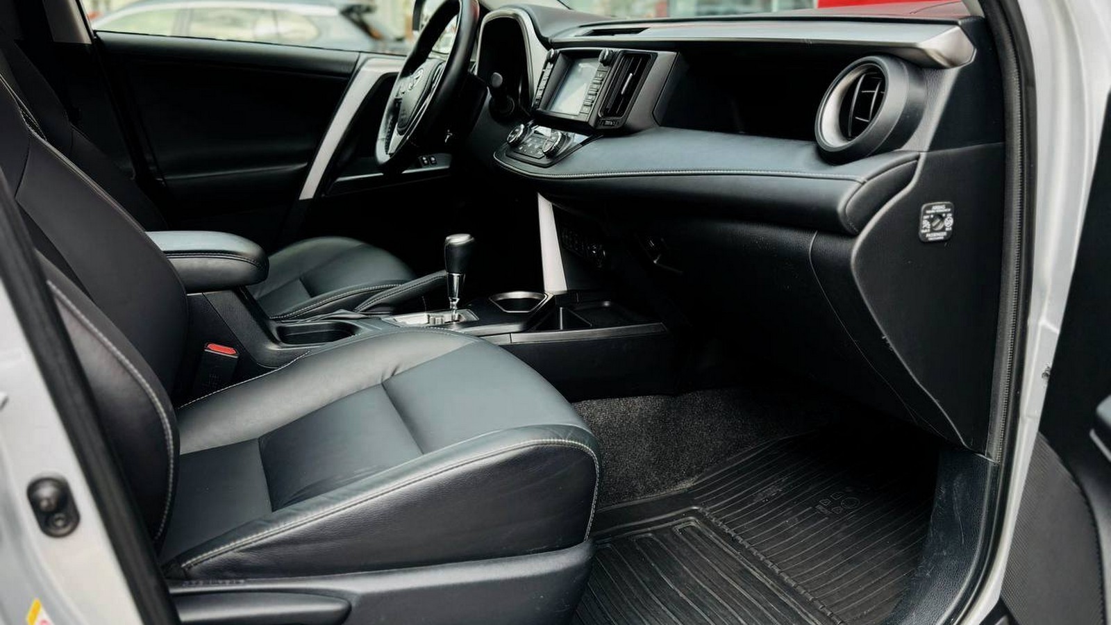 Toyota RAV4 2015 року з пробігом 193600 км, Універсал, Тойота Центр Тернопіль "Кристал Моторс", м.Тернопіль - 780000 ГРН | Фото № 6