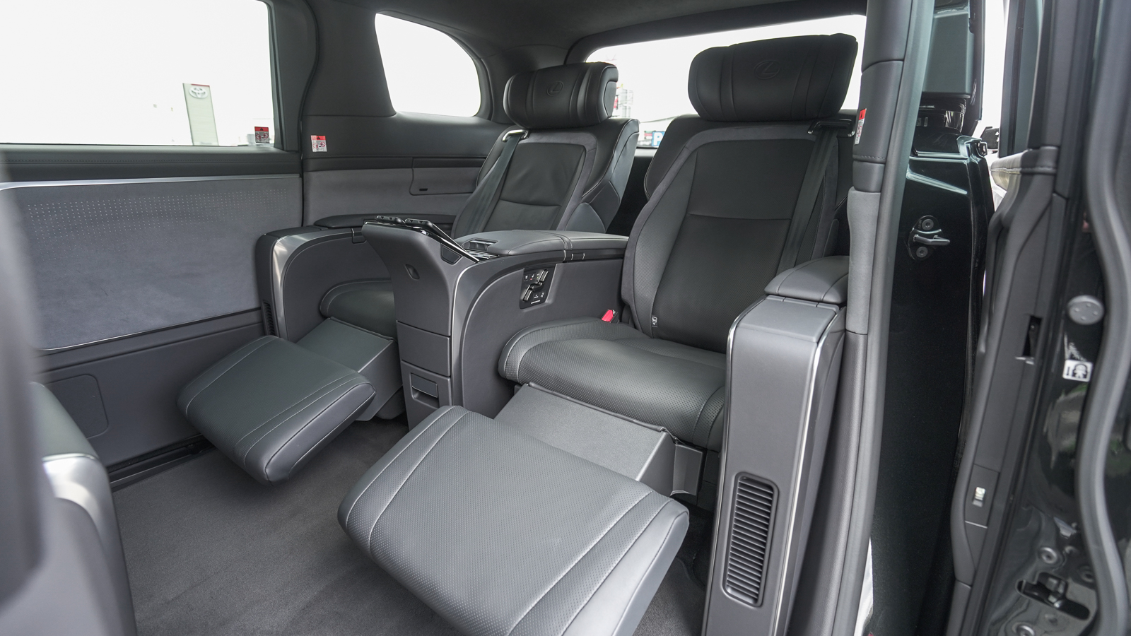 Lexus LM 350h 2024 року, Універсал, Лексус Львів, м.Львів | Фото № 49 Lexus LM 350h 2024 року з пробігом 18120 км, Універсал, Лексус Львів, м.Львів - 5462500 ГРН | Фото № 49