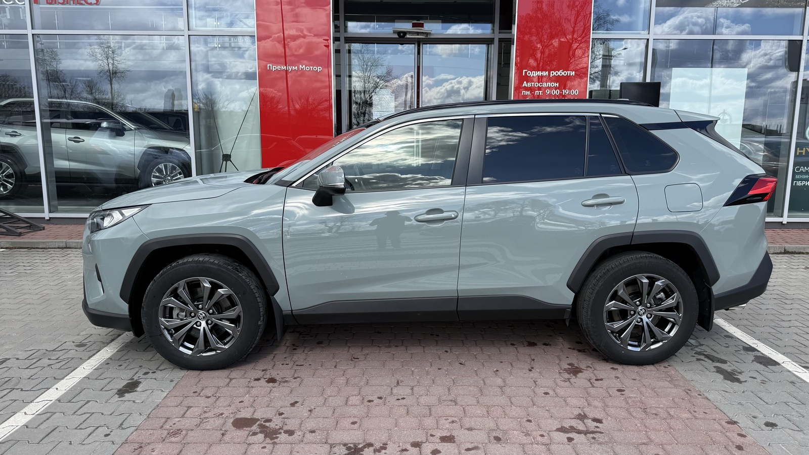 Toyota RAV4 2021 року з пробігом 113998 км, Універсал, Тойота Центр Вінниця "Преміум Мотор", м.Вінниця - 1540000 ГРН | Фото № 3
