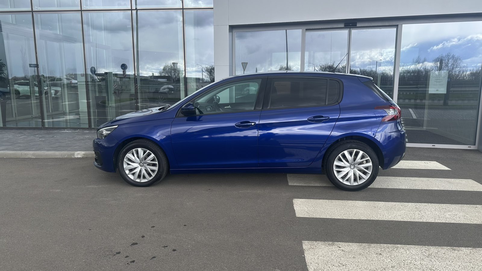 Інші авто PEUGEOT 308 2018 року з пробігом 153500 км, Хетчбек, Лексус Київ Аеропорт, м.Київ - 473172 ГРН | Фото № 3