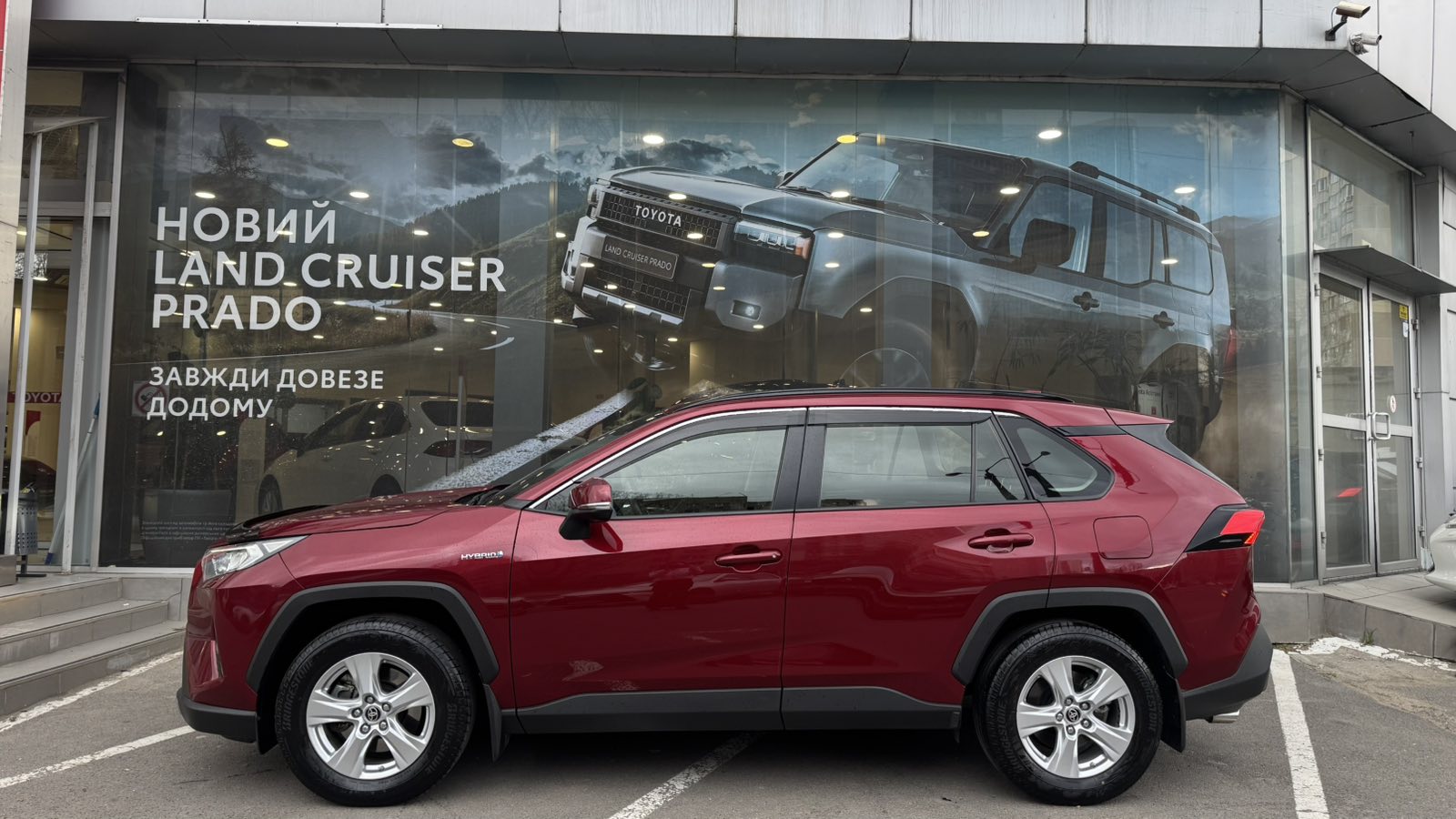 Toyota RAV4 2021 року, Універсал, Тойота Центр Одеса "ВіДі Пальміра", м.Одеса | Фото № 3 Toyota RAV4 2021 року з пробігом 58934 км, Універсал, Тойота Центр Одеса "ВіДі Пальміра", м.Одеса - 1400000 ГРН | Фото № 3