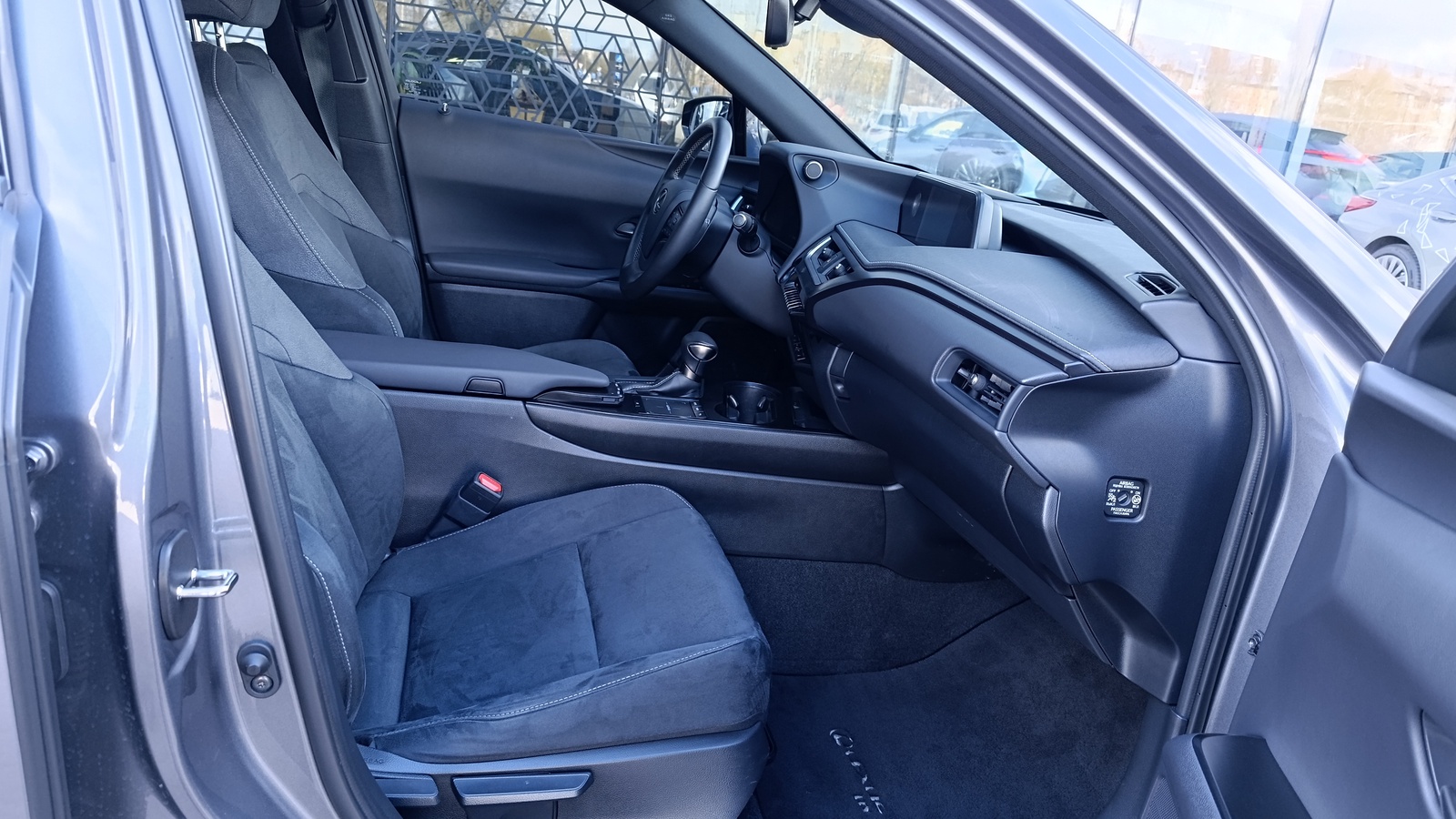 Lexus UX 2022 року, Хетчбек, Лексус Київ Захід, м.Київ | Фото № 6 Lexus UX 2022 року з пробігом 50100 км, Хетчбек, Лексус Київ Захід, м.Київ - 1598000 ГРН | Фото № 6