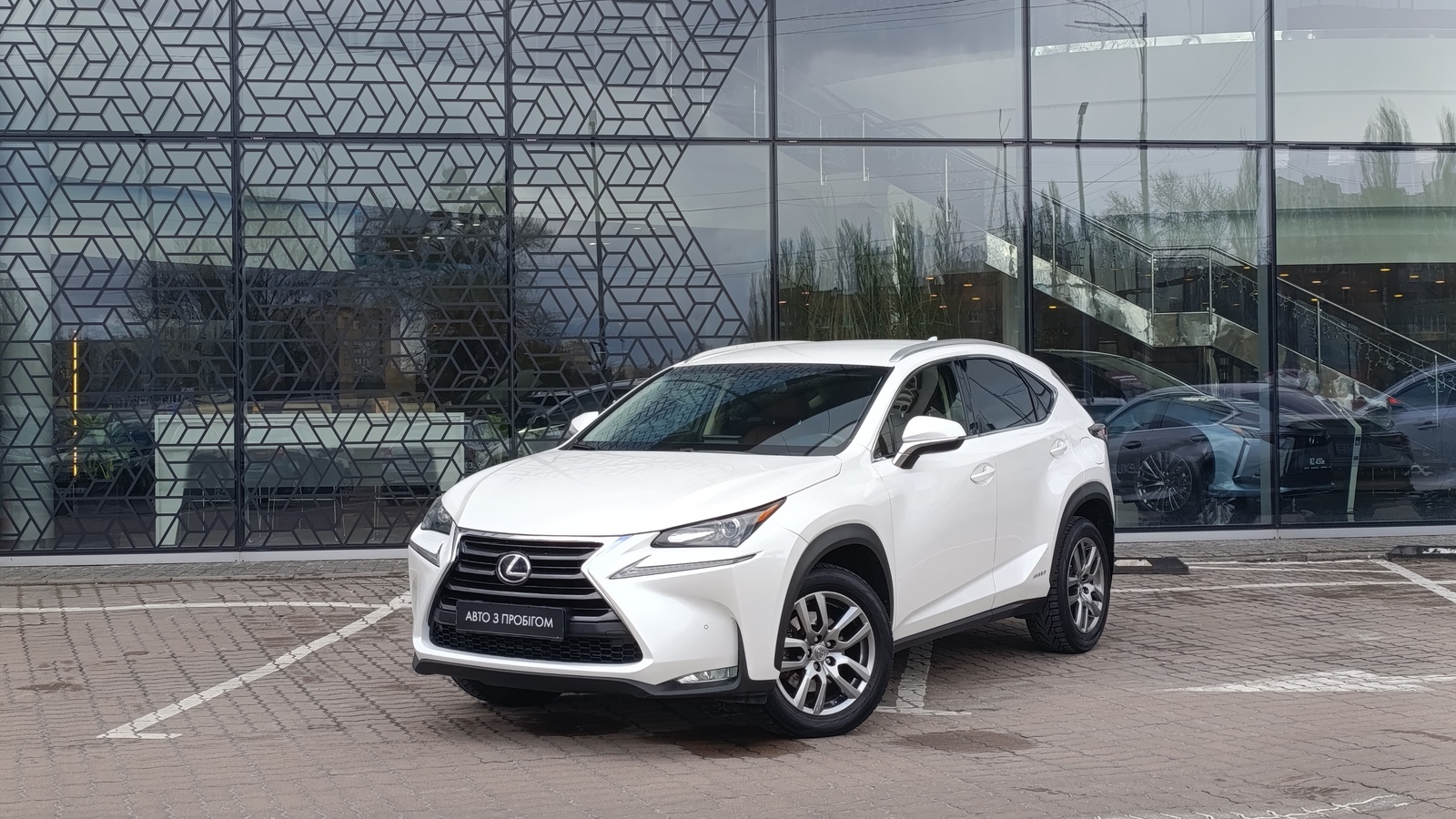 Lexus NX 2015 року, Універсал, Лексус Київ Захід, м.Київ | Фото № 1 Lexus NX 2015 року з пробігом 145000 км, Універсал, Лексус Київ Захід, м.Київ - 1150000 ГРН | Фото № 1