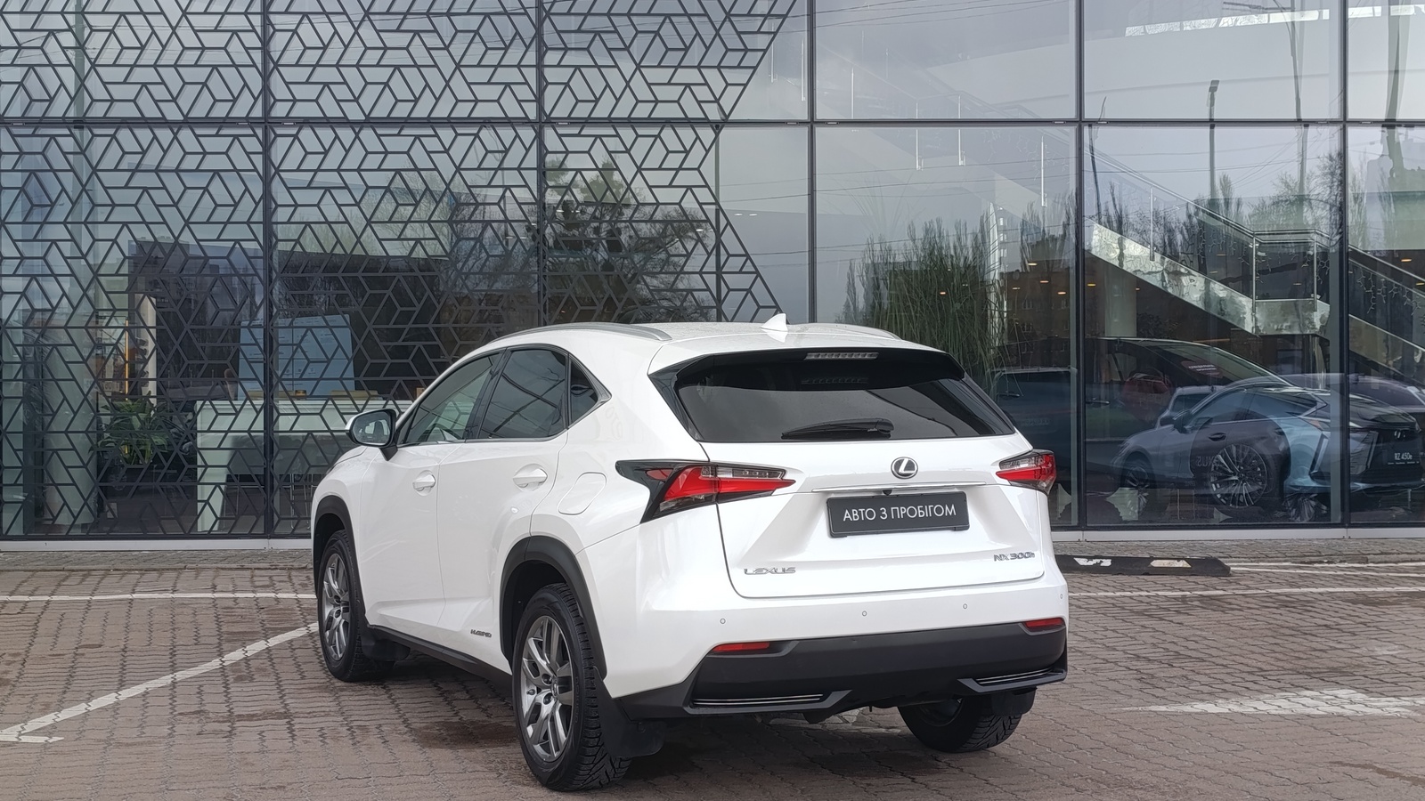 Lexus NX 2015 року, Універсал, Лексус Київ Захід, м.Київ | Фото № 2 Lexus NX 2015 року з пробігом 145000 км, Універсал, Лексус Київ Захід, м.Київ - 1150000 ГРН | Фото № 2
