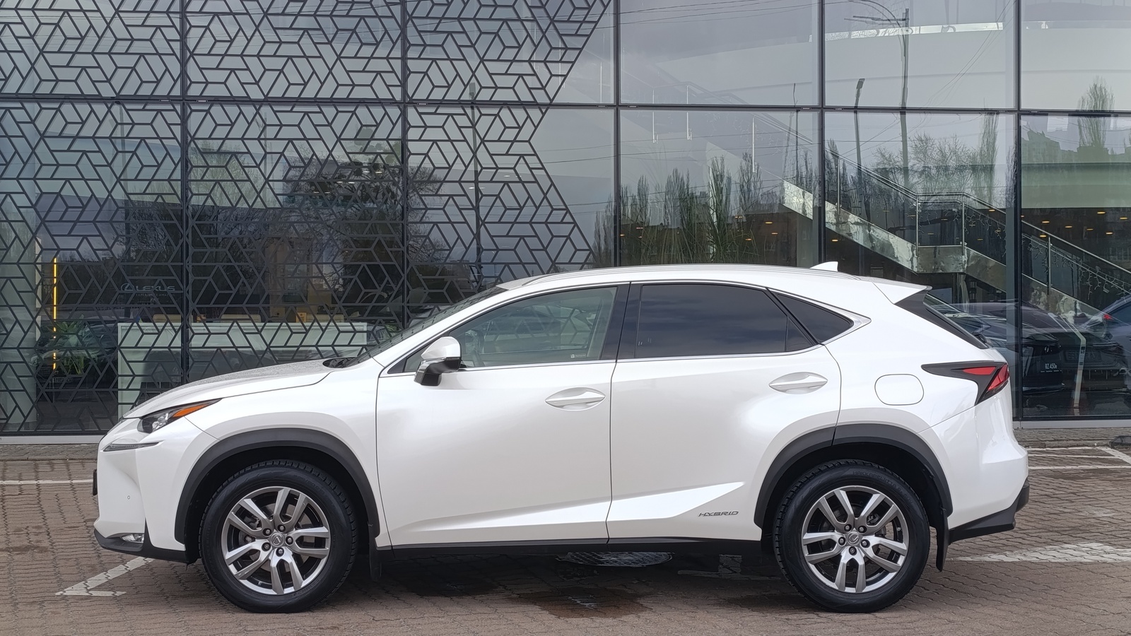 Lexus NX 2015 року, Універсал, Лексус Київ Захід, м.Київ | Фото № 3 Lexus NX 2015 року з пробігом 145000 км, Універсал, Лексус Київ Захід, м.Київ - 1150000 ГРН | Фото № 3