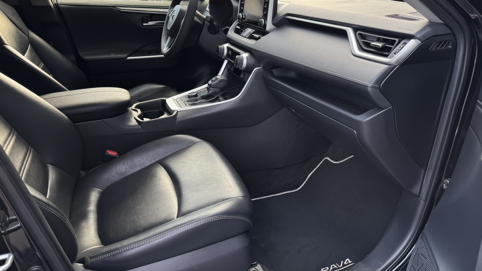 Toyota RAV4 2019 року, Універсал, Тойота Центр Одеса "ВіДі Пальміра", м.Одеса | Фото № 6 Toyota RAV4 2019 року з пробігом 154940 км, Універсал, Тойота Центр Одеса "ВіДі Пальміра", м.Одеса - 1260000 ГРН | Фото № 6