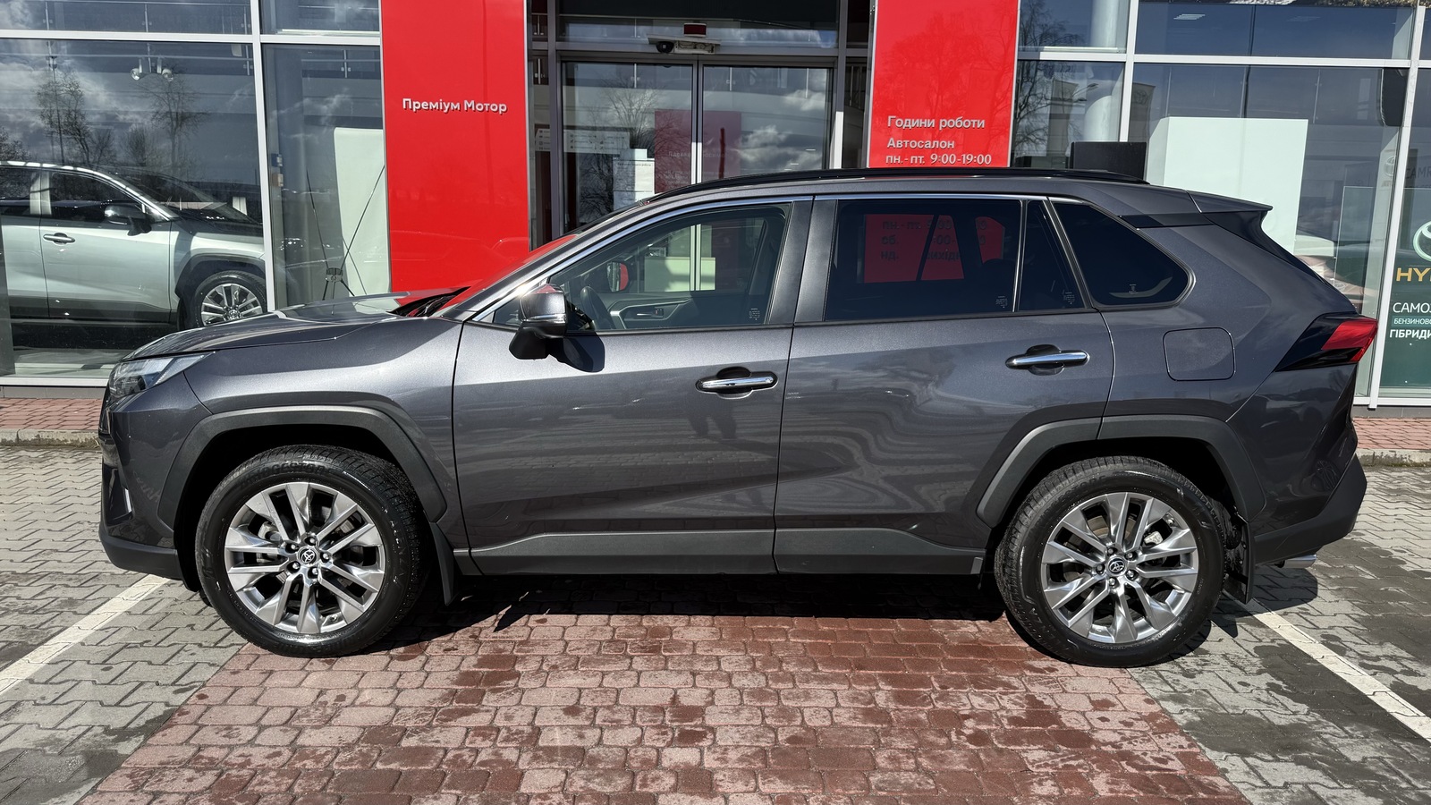 Toyota RAV4 2023 року з пробігом 91504 км, Універсал, Тойота Центр Вінниця "Преміум Мотор", м.Вінниця - 1760000 ГРН | Фото № 3