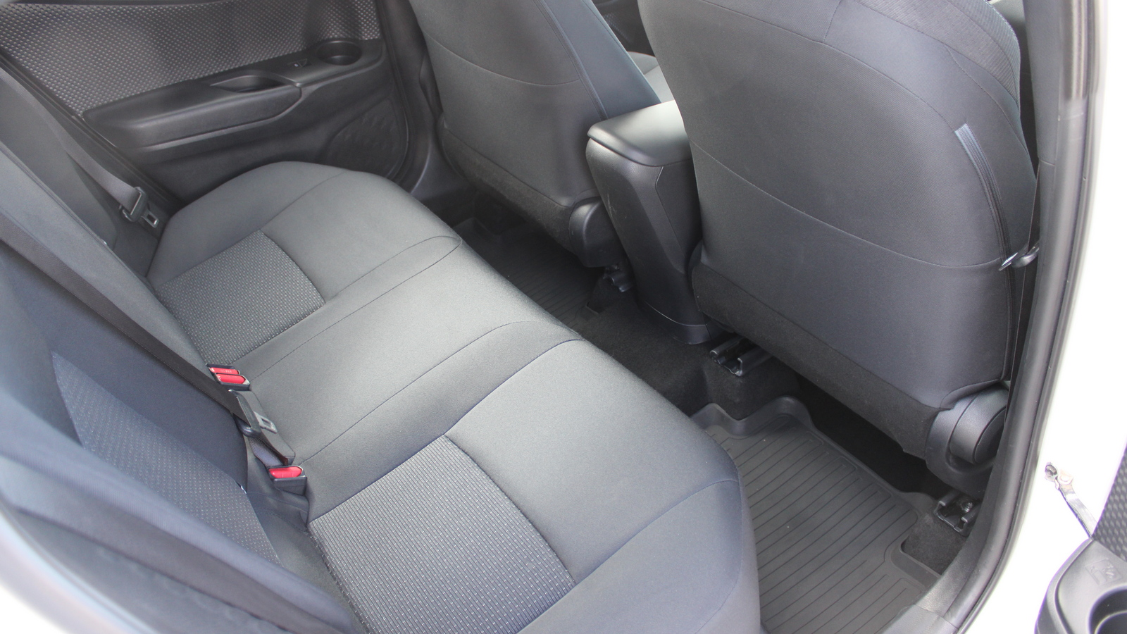 Toyota C-HR 2017 року, Універсал, Тойота Центр Черкаси "Мотор Сіті", м.Черкаси | Фото № 7 Toyota C-HR 2017 року з пробігом 129771 км, Універсал, Тойота Центр Черкаси "Мотор Сіті", м.Черкаси - 823000 ГРН | Фото № 7