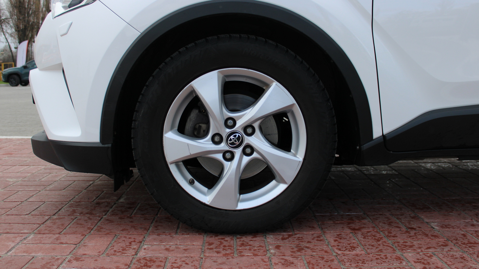 Toyota C-HR 2017 року, Універсал, Тойота Центр Черкаси "Мотор Сіті", м.Черкаси | Фото № 15 Toyota C-HR 2017 року з пробігом 129771 км, Універсал, Тойота Центр Черкаси "Мотор Сіті", м.Черкаси - 823000 ГРН | Фото № 15