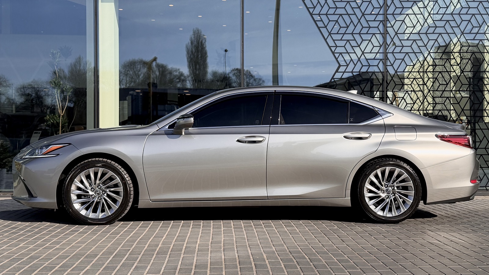 Lexus ES 2021 року з пробігом 12663 км, Універсал, Лексус Одеса, м.Одеса - 2709400 ГРН | Фото № 3