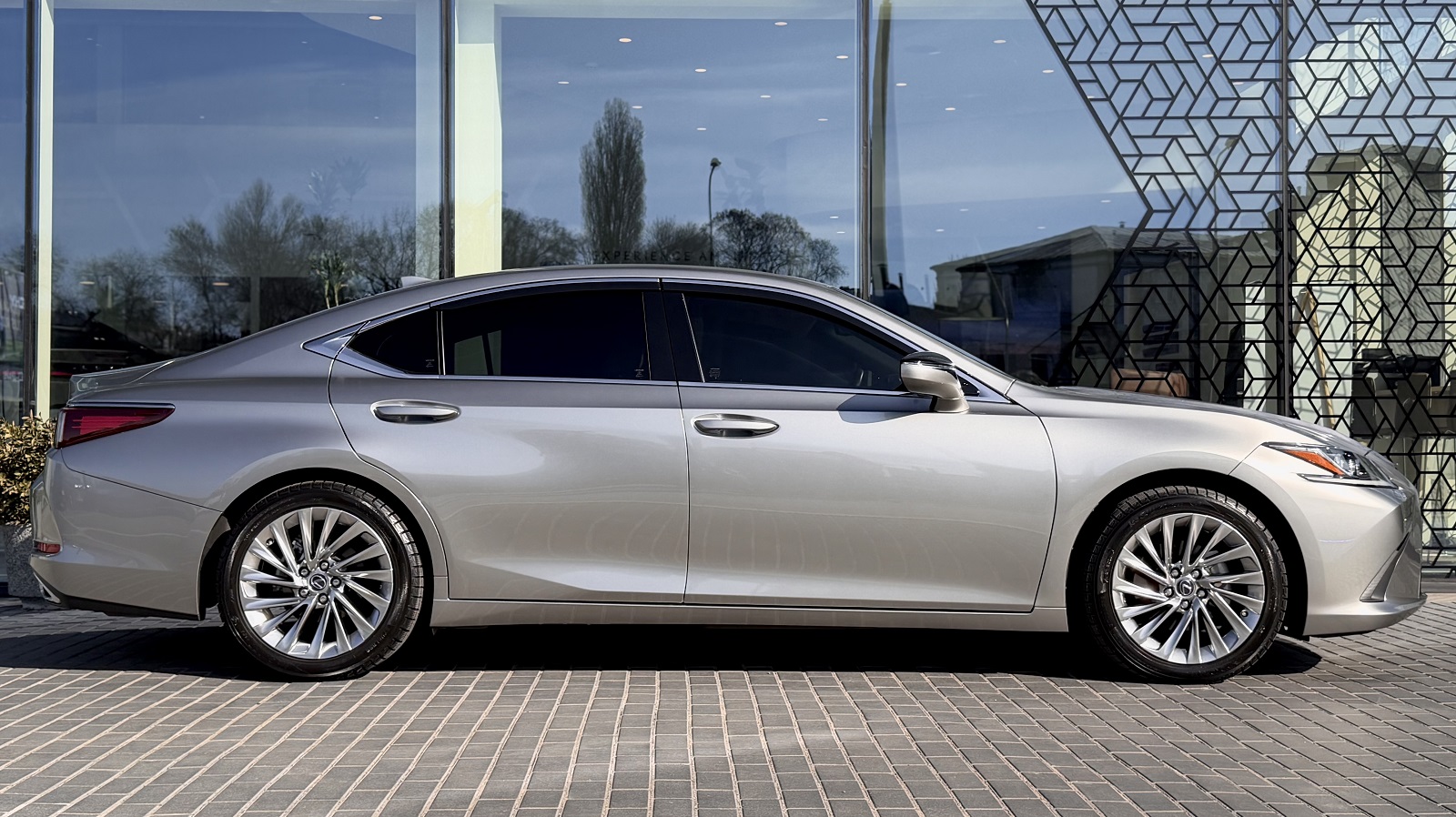 Lexus ES 2021 року з пробігом 12663 км, Універсал, Лексус Одеса, м.Одеса - 2709400 ГРН | Фото № 17