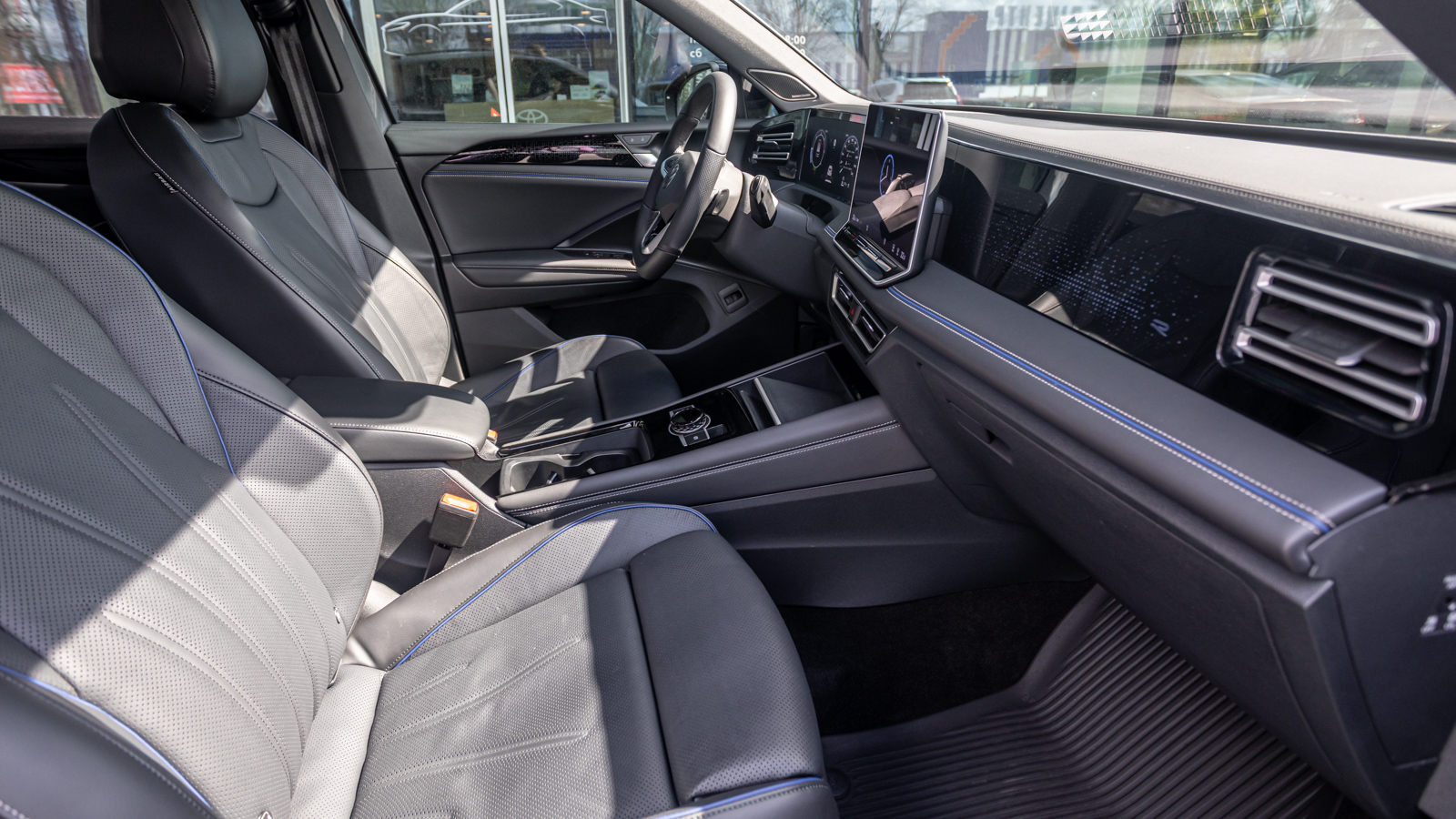 Інші авто VOLKSWAGEN TIGUAN 2025 року з пробігом 13664 км, Універсал, Тойота Центр Дніпро "Алмаз Мотор" на Запорізькому шосе, м.Дніпро - 2155000 ГРН | Фото № 5