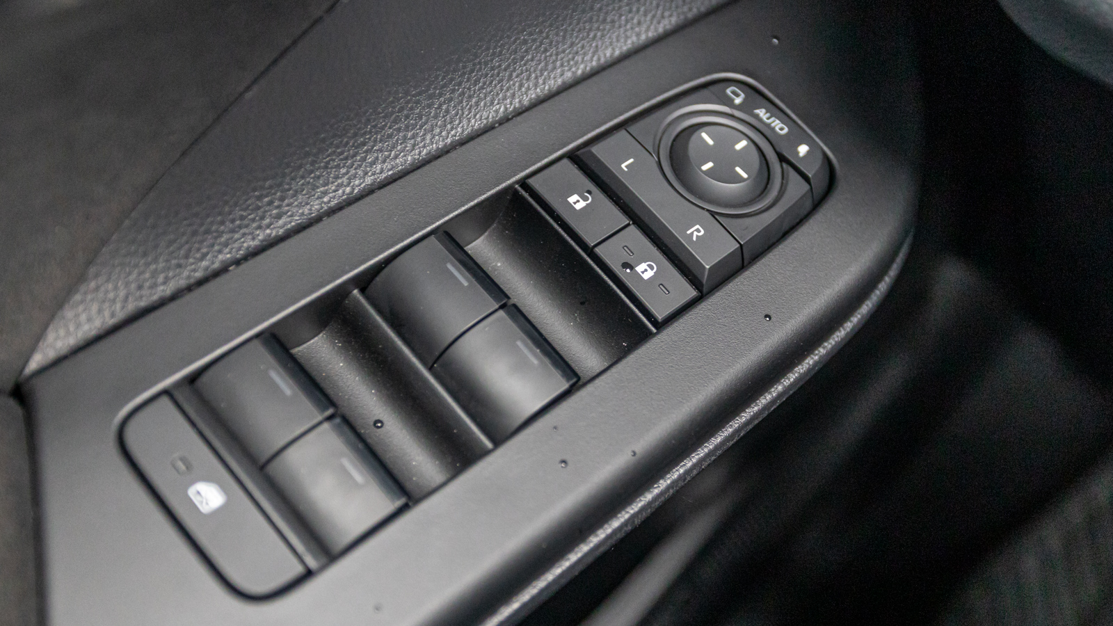 Toyota C-HR 2025 року з пробігом 614 км, Хетчбек, Тойота Центр Дніпро "Алмаз Мотор" на Запорізькому шосе, м.Дніпро - 1916000 ГРН | Фото № 24