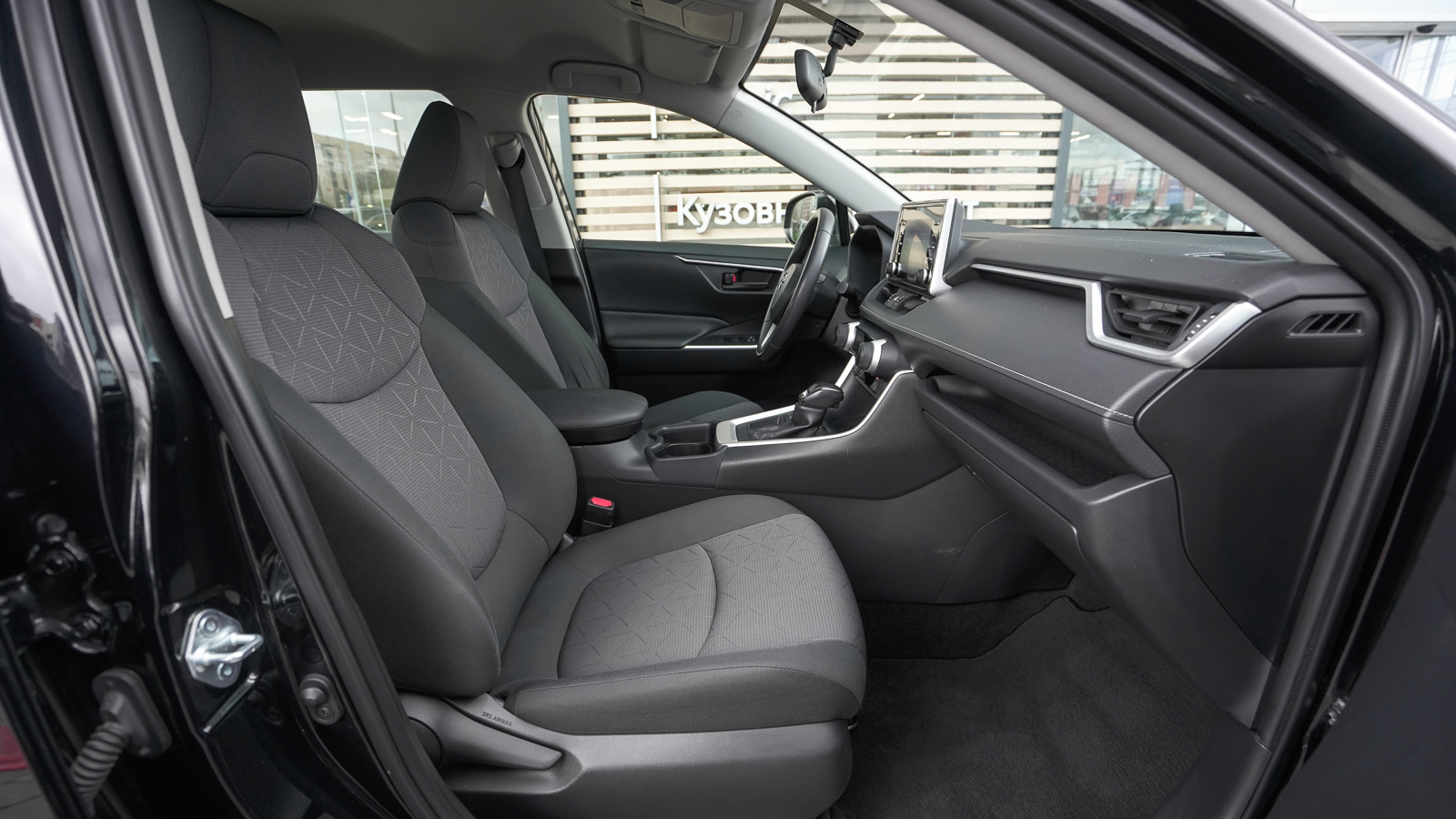 Toyota RAV4 2020 року, Універсал, Тойота Центр Львів "Діамант", м.Львів | Фото № 6 Toyota RAV4 2020 року з пробігом 38173 км, Універсал, Тойота Центр Львів "Діамант", м.Львів - 1136200 ГРН | Фото № 6