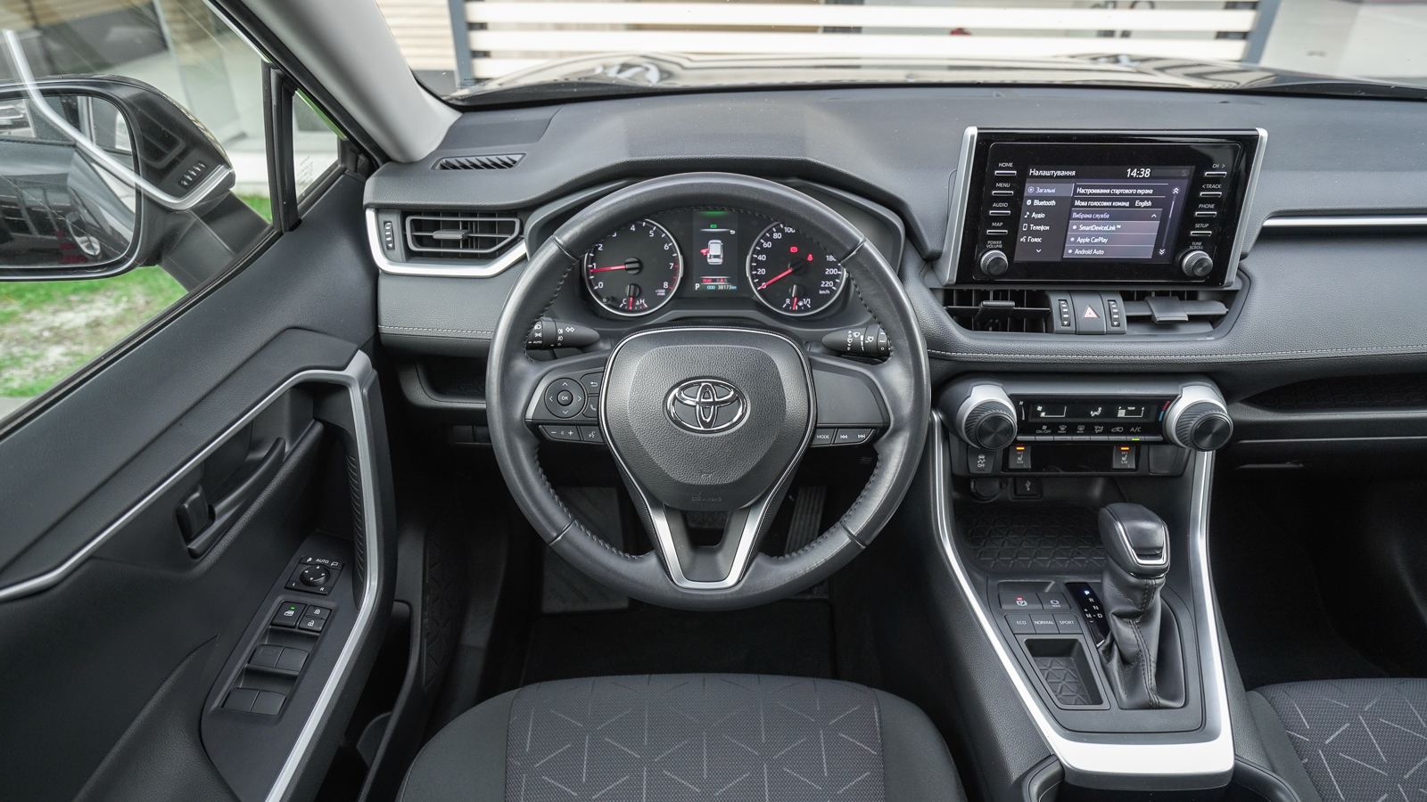 Toyota RAV4 2020 року, Універсал, Тойота Центр Львів "Діамант", м.Львів | Фото № 9 Toyota RAV4 2020 року з пробігом 38173 км, Універсал, Тойота Центр Львів "Діамант", м.Львів - 1136200 ГРН | Фото № 9