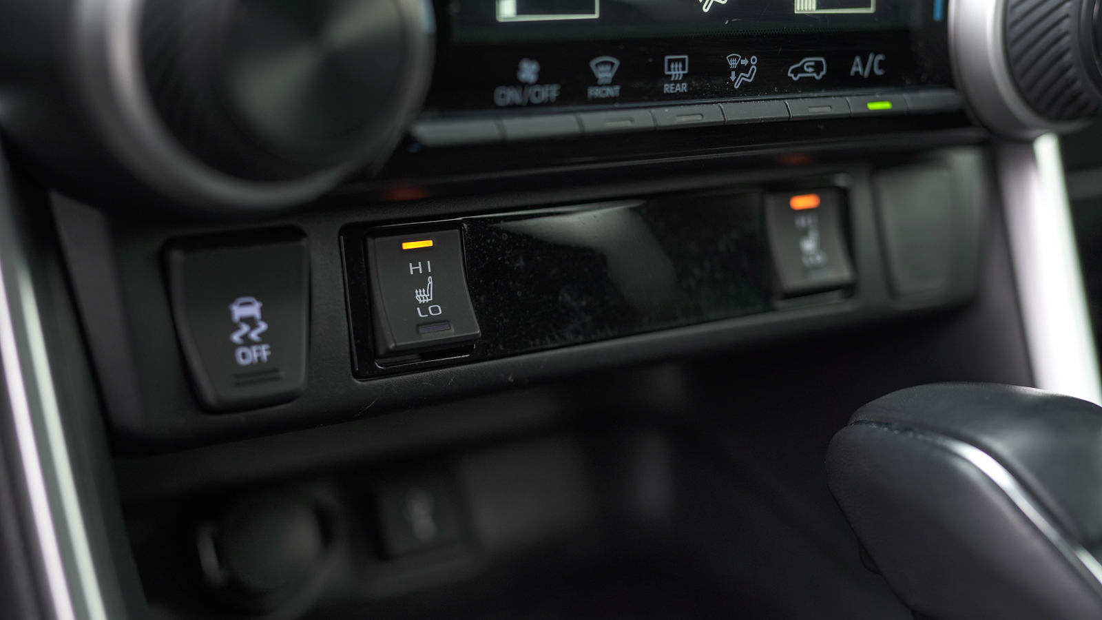 Toyota RAV4 2020 року, Універсал, Тойота Центр Львів "Діамант", м.Львів | Фото № 24 Toyota RAV4 2020 року з пробігом 38173 км, Універсал, Тойота Центр Львів "Діамант", м.Львів - 1136200 ГРН | Фото № 24