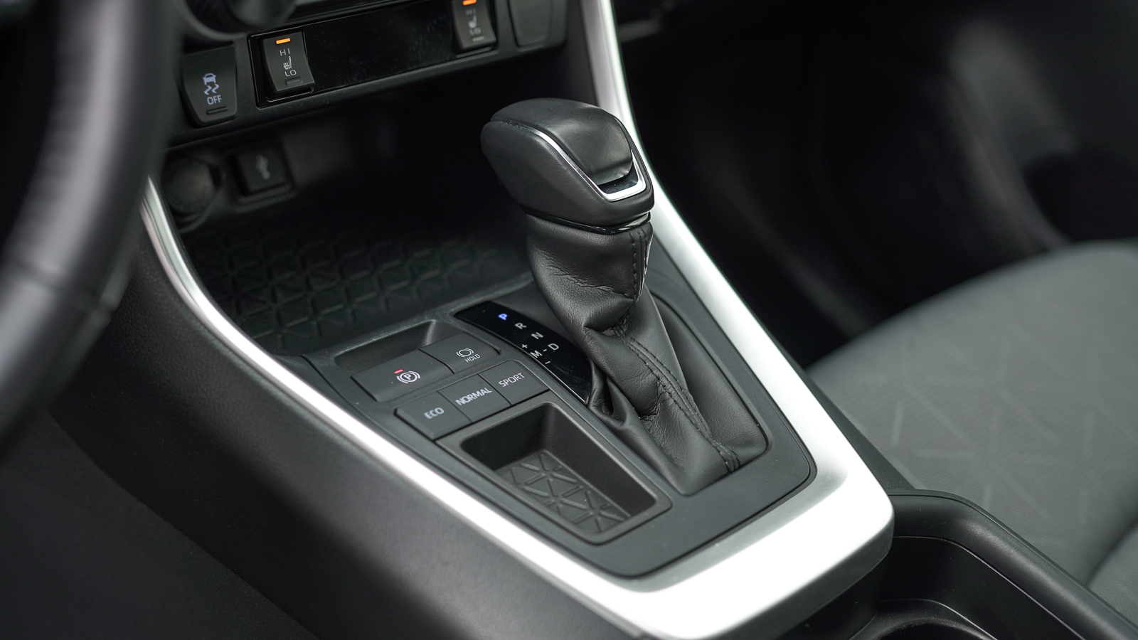 Toyota RAV4 2020 року, Універсал, Тойота Центр Львів "Діамант", м.Львів | Фото № 25 Toyota RAV4 2020 року з пробігом 38173 км, Універсал, Тойота Центр Львів "Діамант", м.Львів - 1136200 ГРН | Фото № 25