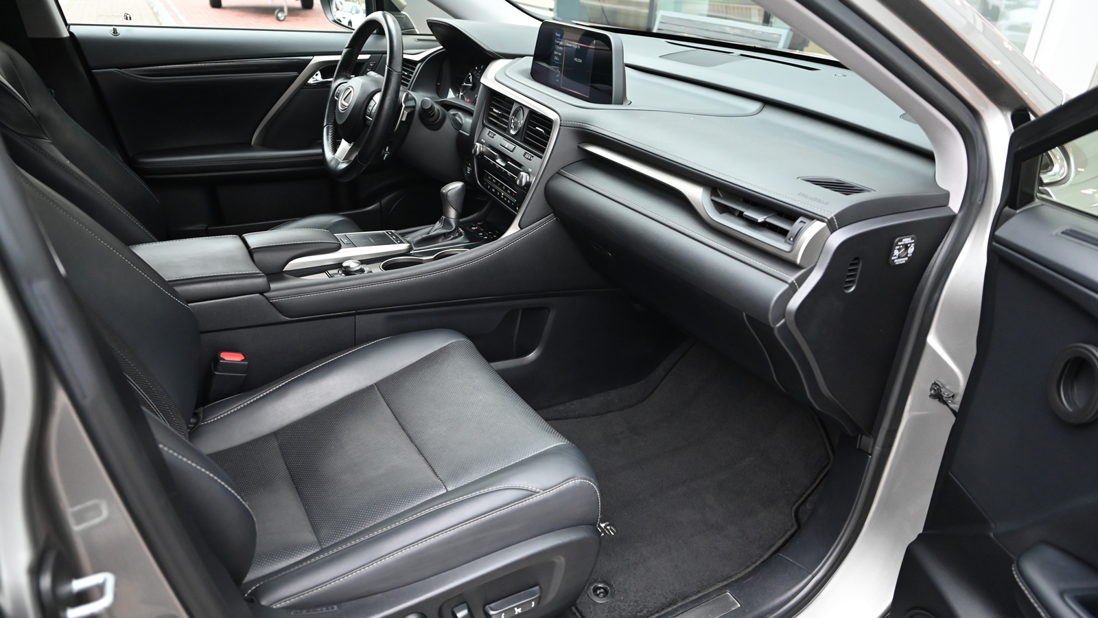 Lexus RX 2019 року, Універсал, Тойота Центр Київ "Сіті Плаза", м.Київ | Фото № 6 Lexus RX 2019 року з пробігом 72138 км, Універсал, Тойота Центр Київ "Сіті Плаза", м.Київ - 1645471 ГРН | Фото № 6