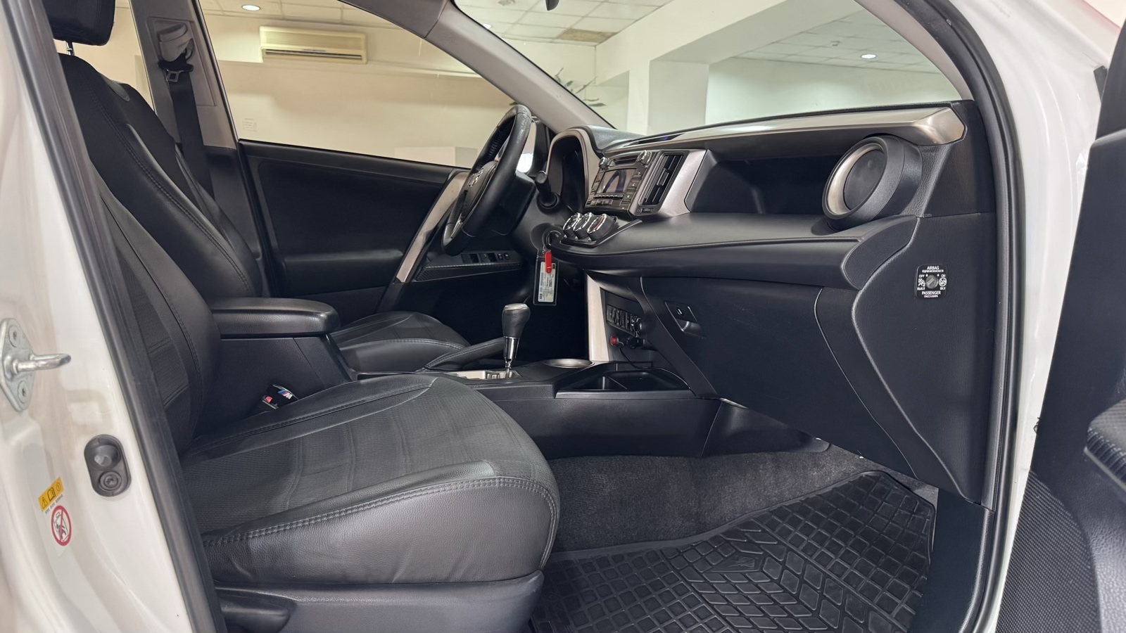 Toyota RAV4 2013 року, Універсал, Тойота Центр Ужгород "Карат Мотор", м.Ужгород | Фото № 6 Toyota RAV4 2013 року з пробігом 249743 км, Універсал, Тойота Центр Ужгород "Карат Мотор", м.Ужгород - 595000 ГРН | Фото № 6