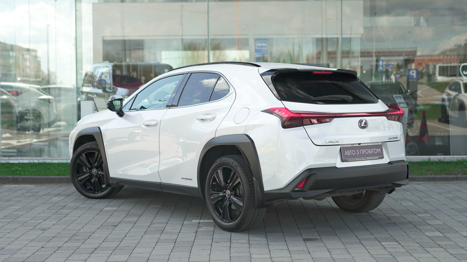 Lexus UX 2021 року, Хетчбек, Лексус Львів, м.Львів | Фото № 2 Lexus UX 2021 року з пробігом 68211 км, Хетчбек, Лексус Львів, м.Львів - 1442100 ГРН | Фото № 2