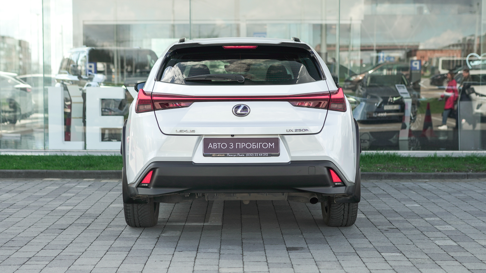 Lexus UX 2021 року, Хетчбек, Лексус Львів, м.Львів | Фото № 4 Lexus UX 2021 року з пробігом 68211 км, Хетчбек, Лексус Львів, м.Львів - 1442100 ГРН | Фото № 4