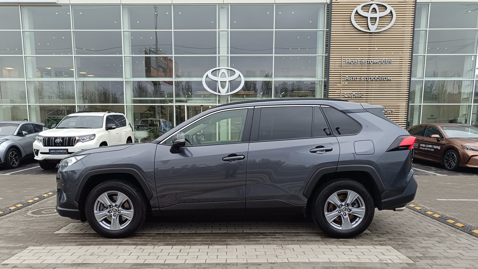 Toyota RAV4 2023 року з пробігом 105946 км, Універсал, Тойота Центр Київ "ВіДі Автострада", м.Київ - 1290000 ГРН | Фото № 3