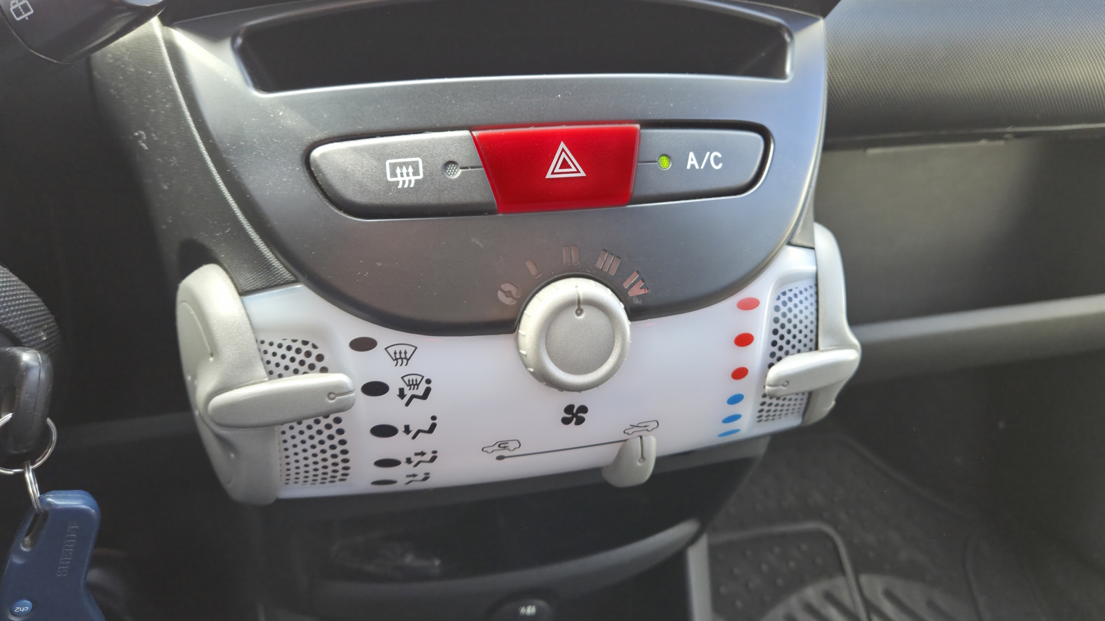 Інші авто PEUGEOT 107 2013 року з пробігом 92135 км, Хетчбек, Тойота Центр Кропивницький "Мотор - Олві", м.Кропивницький - 260000 ГРН | Фото № 13