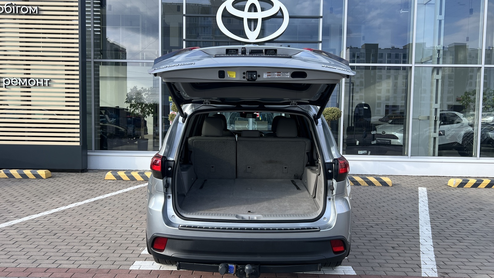 Toyota HIGHLANDER 2018 року, Універсал, Тойота Центр Чернігів "Соллі-Плюс", м.Чернігів | Фото № 10 Toyota HIGHLANDER 2018 року з пробігом 64784 км, Універсал, Тойота Центр Чернігів "Соллі-Плюс", м.Чернігів - 1254000 ГРН | Фото № 10