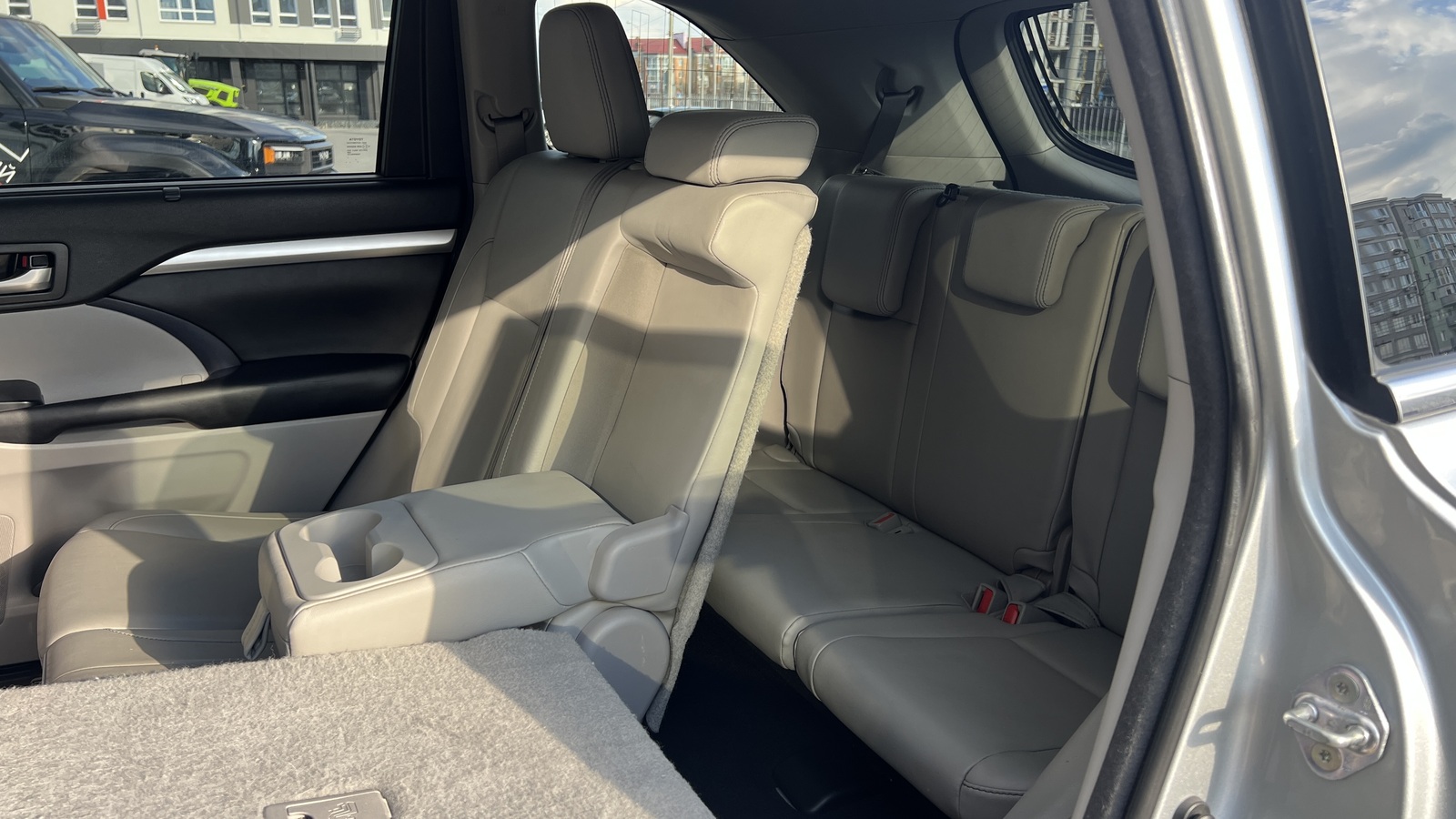 Toyota HIGHLANDER 2018 року, Універсал, Тойота Центр Чернігів "Соллі-Плюс", м.Чернігів | Фото № 21 Toyota HIGHLANDER 2018 року з пробігом 64784 км, Універсал, Тойота Центр Чернігів "Соллі-Плюс", м.Чернігів - 1254000 ГРН | Фото № 21