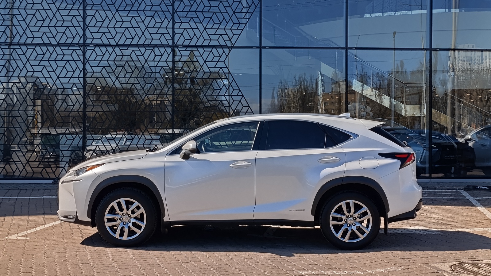 Lexus NX 2016 року з пробігом 121000 км, Універсал, Лексус Київ Захід, м.Київ - 1240000 ГРН | Фото № 3