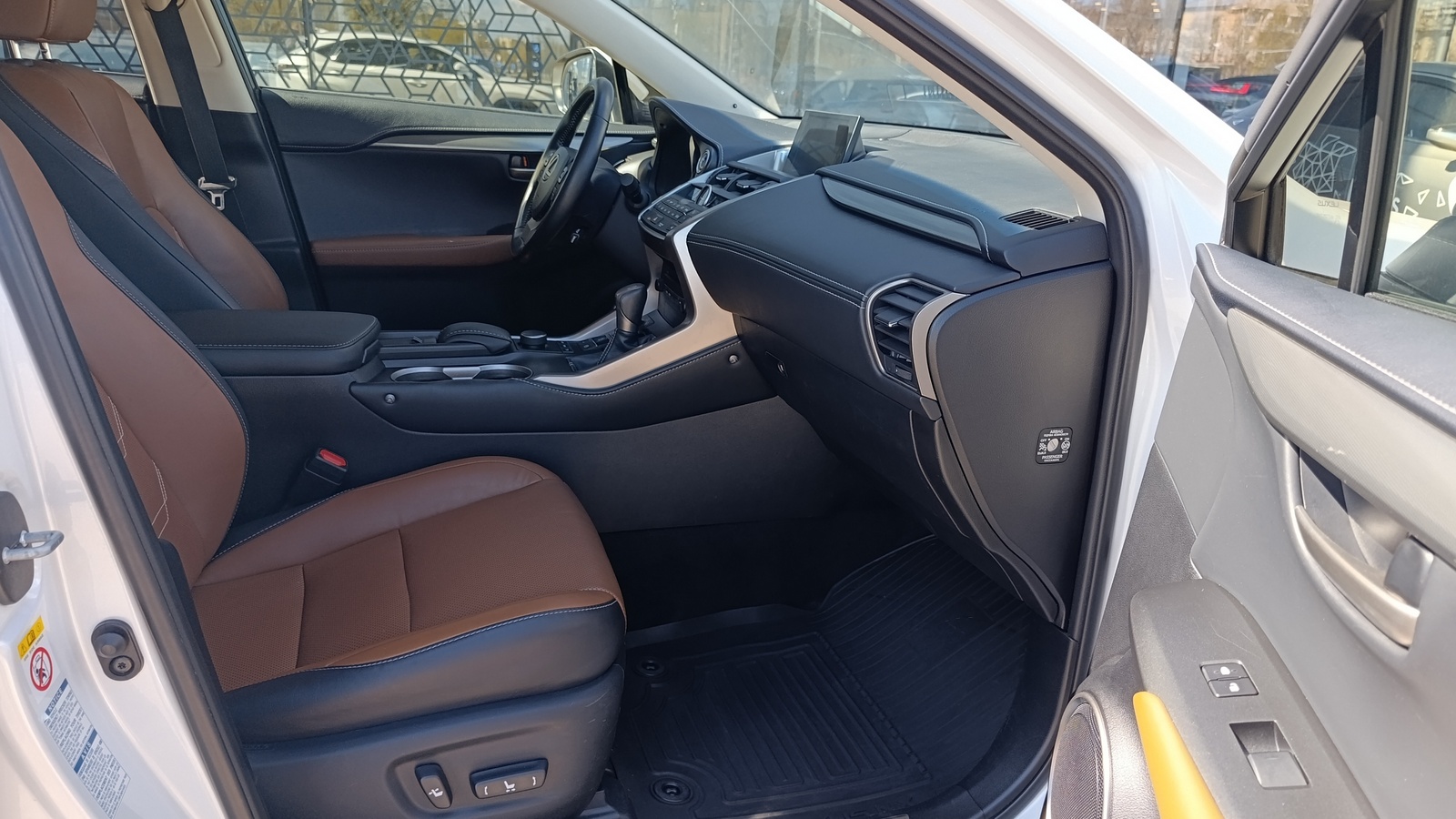 Lexus NX 2016 року з пробігом 121000 км, Універсал, Лексус Київ Захід, м.Київ - 1240000 ГРН | Фото № 6