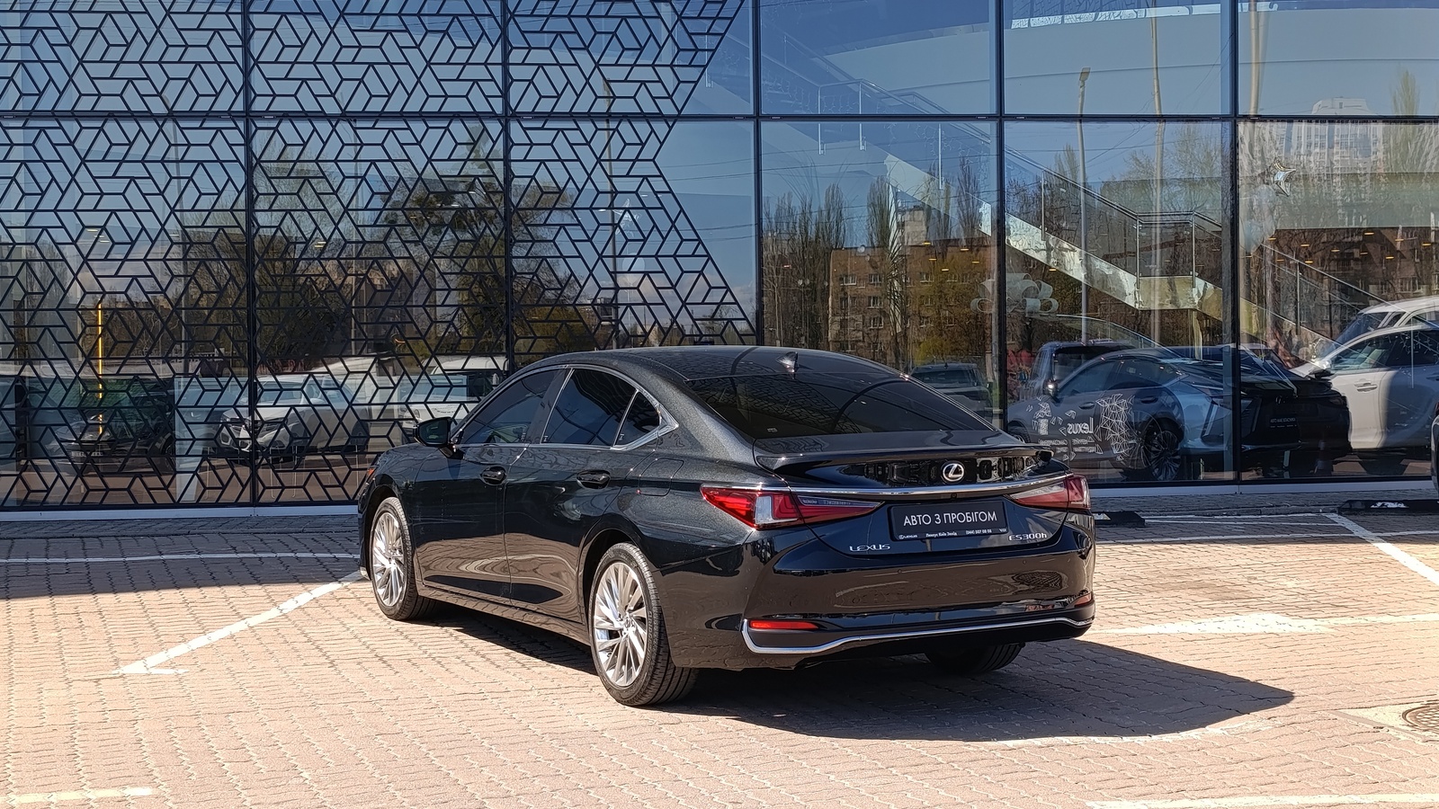 Lexus ES 2023 року з пробігом 10000 км, Седан, Лексус Київ Захід, м.Київ - 2300000 ГРН | Фото № 2