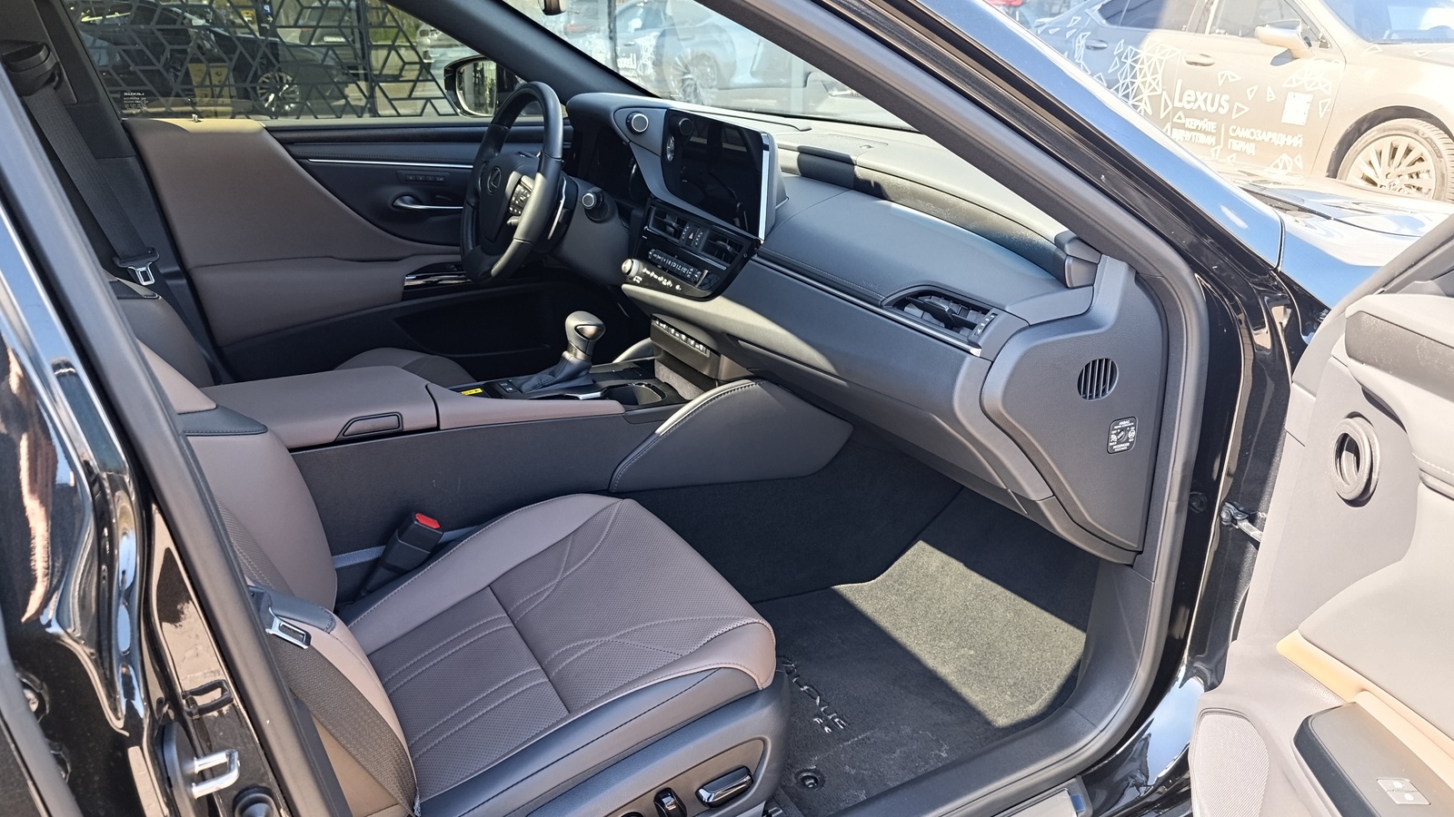 Lexus ES 2023 року з пробігом 10000 км, Седан, Лексус Київ Захід, м.Київ - 2300000 ГРН | Фото № 6