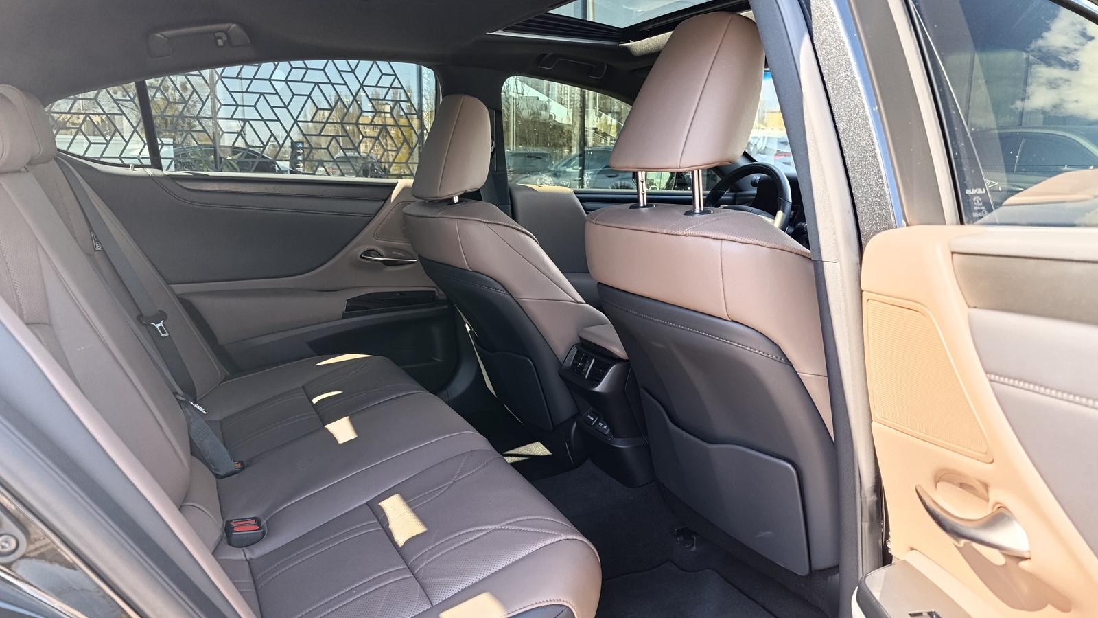 Lexus ES 2023 року з пробігом 10000 км, Седан, Лексус Київ Захід, м.Київ - 2300000 ГРН | Фото № 7