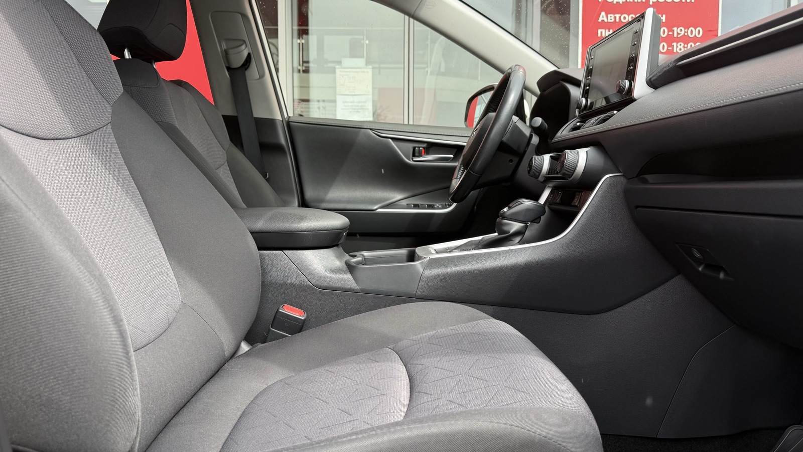 Toyota RAV4 2019 року з пробігом 128000 км, Універсал, Тойота Центр Вінниця "Преміум Мотор", м.Вінниця - 1145000 ГРН | Фото № 6