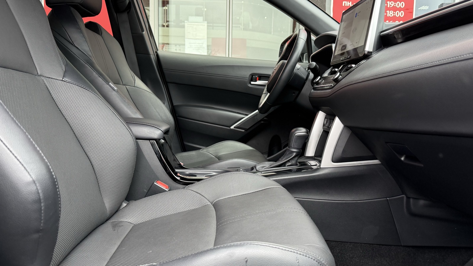 Toyota COROLLA CROSS 2024 року з пробігом 15116 км, Універсал, Тойота Центр Вінниця "Преміум Мотор", м.Вінниця - 1600000 ГРН | Фото № 6